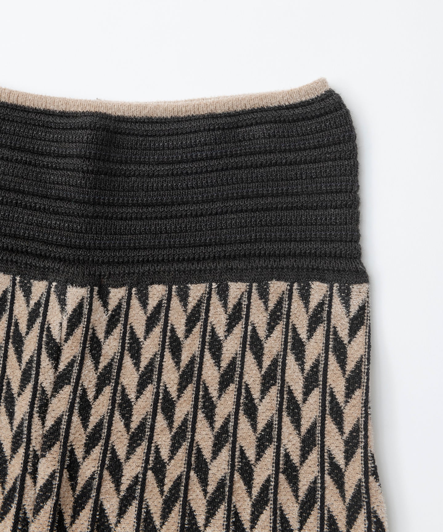 HERRINGBONE PLEATS PANTS