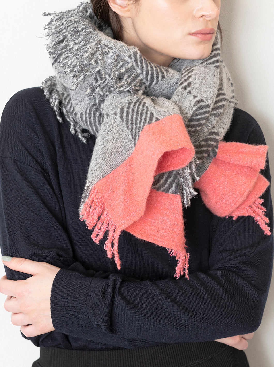 CHECKERED PATTERN SCARF