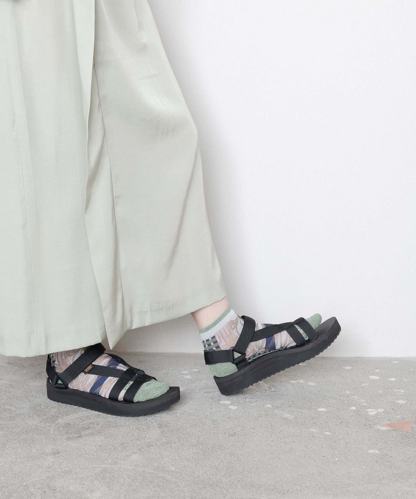 ANEMONE SNEAKERS