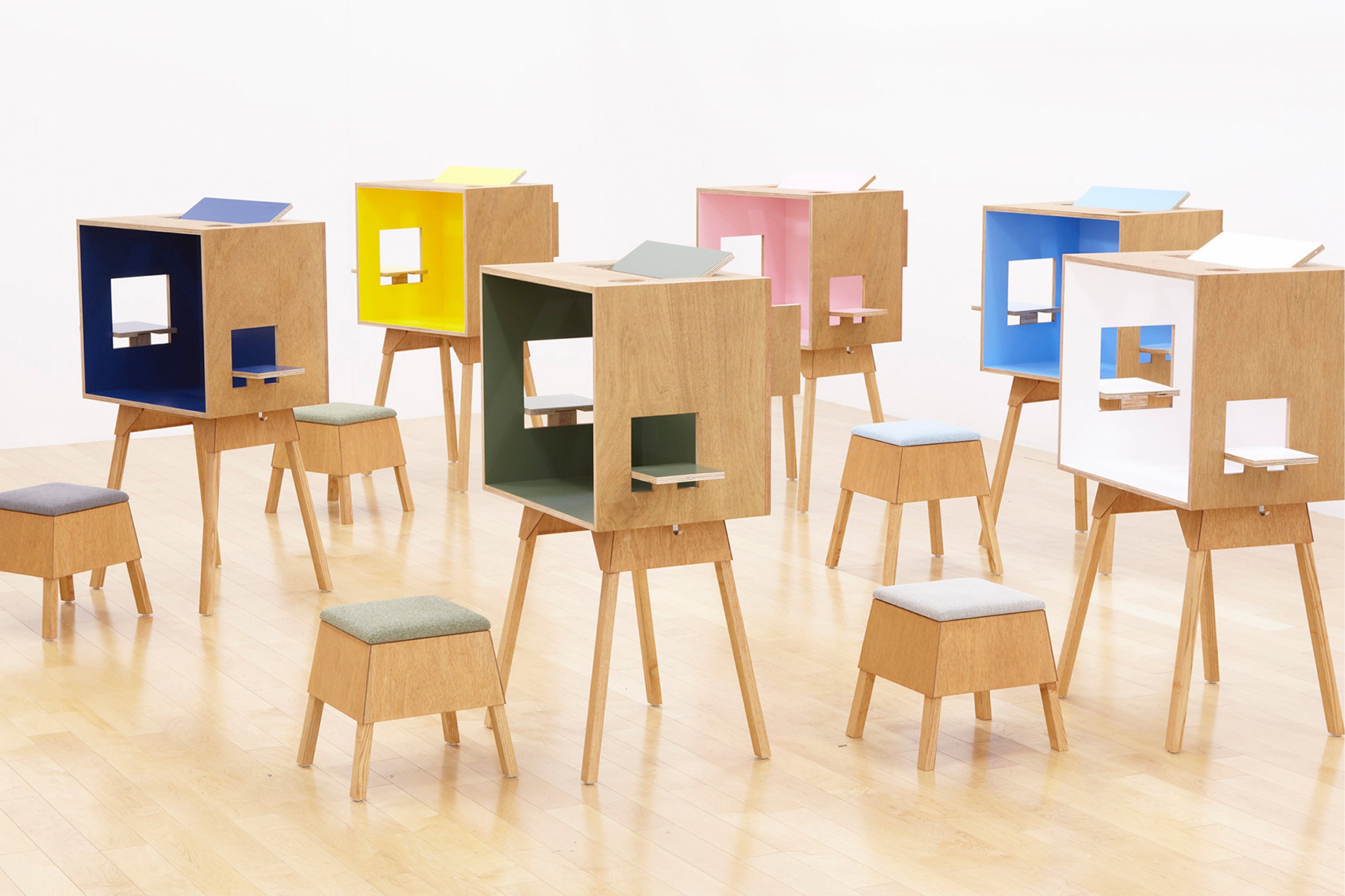 KORORO STOOL / DESK