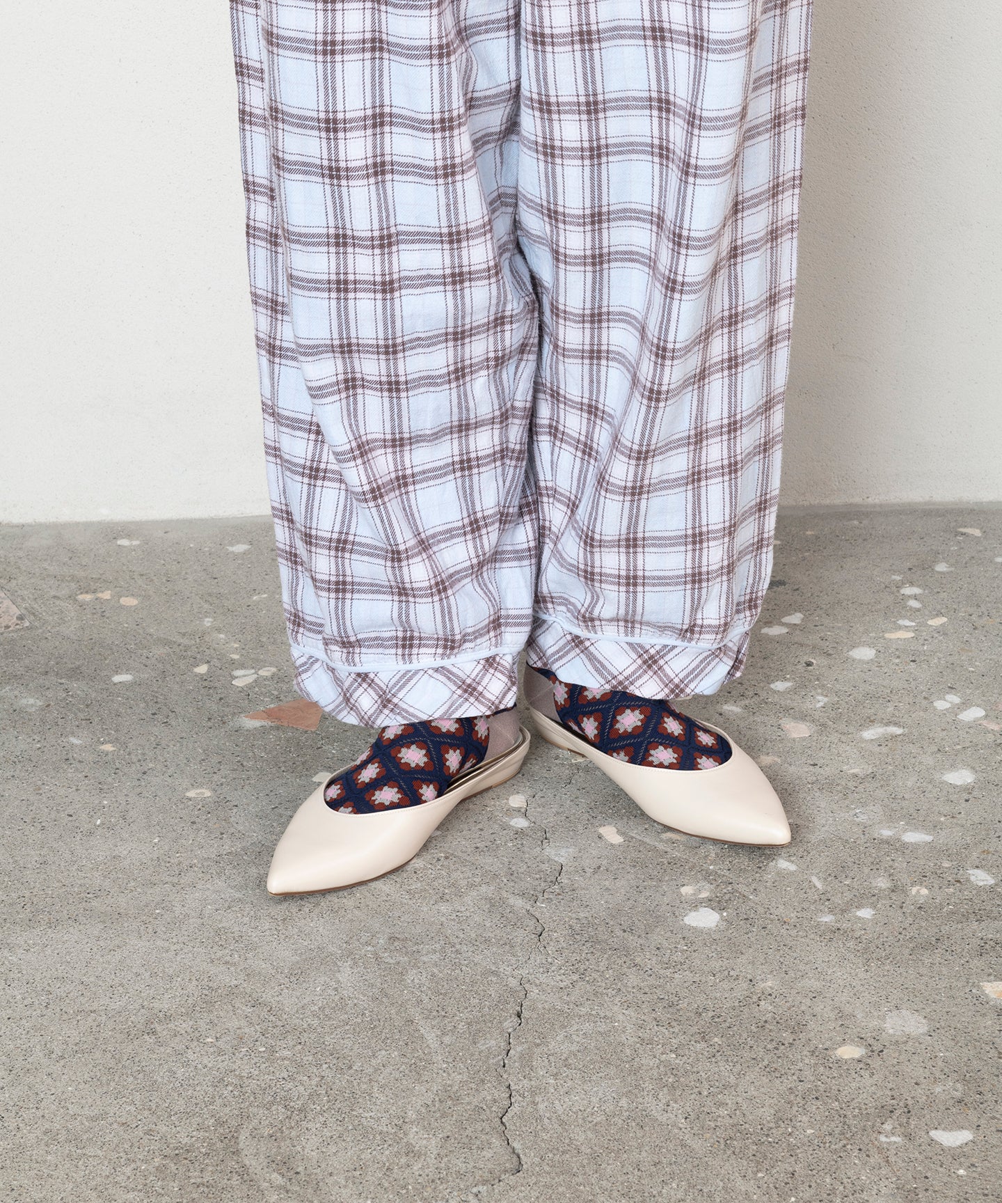 SHEER MOSAIC TILE PATTERN SOCKS