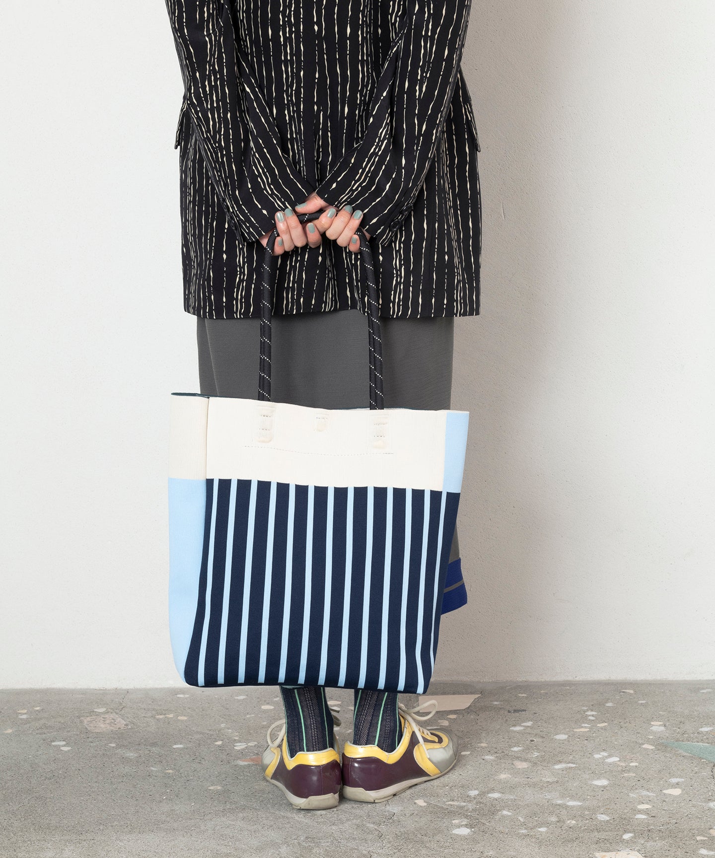 STRIPED KNIT TOTE BAG