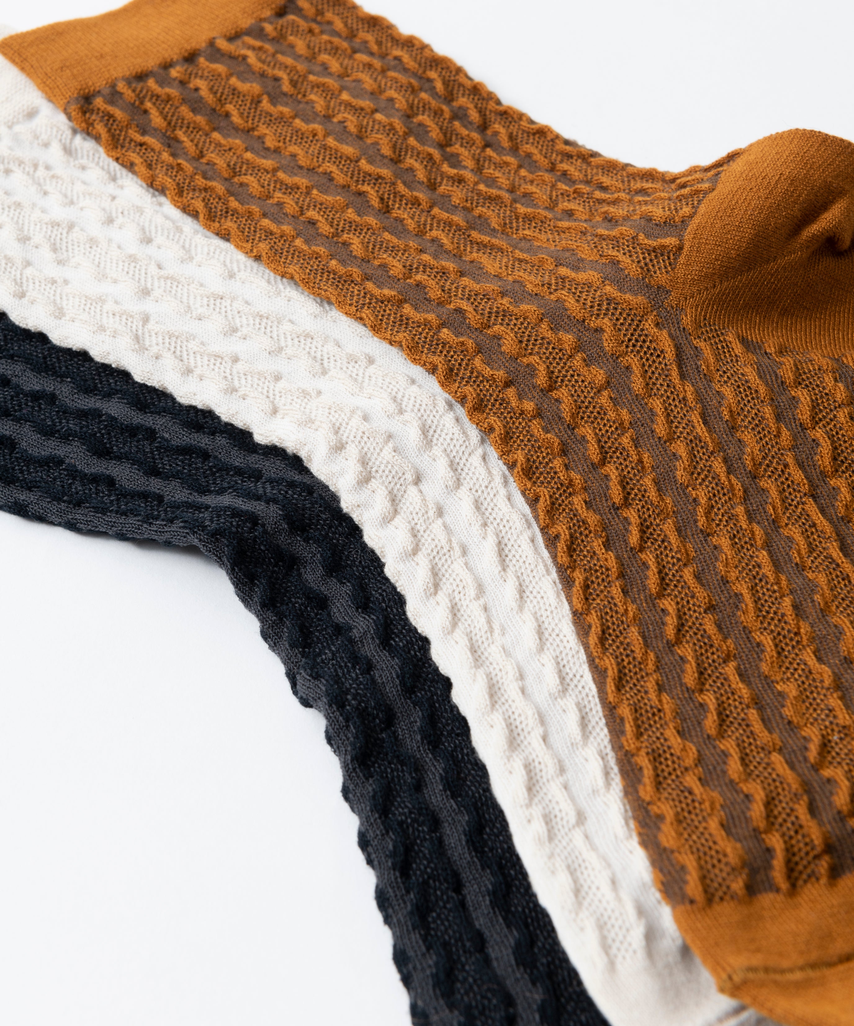BUMPY LACE SOCKS