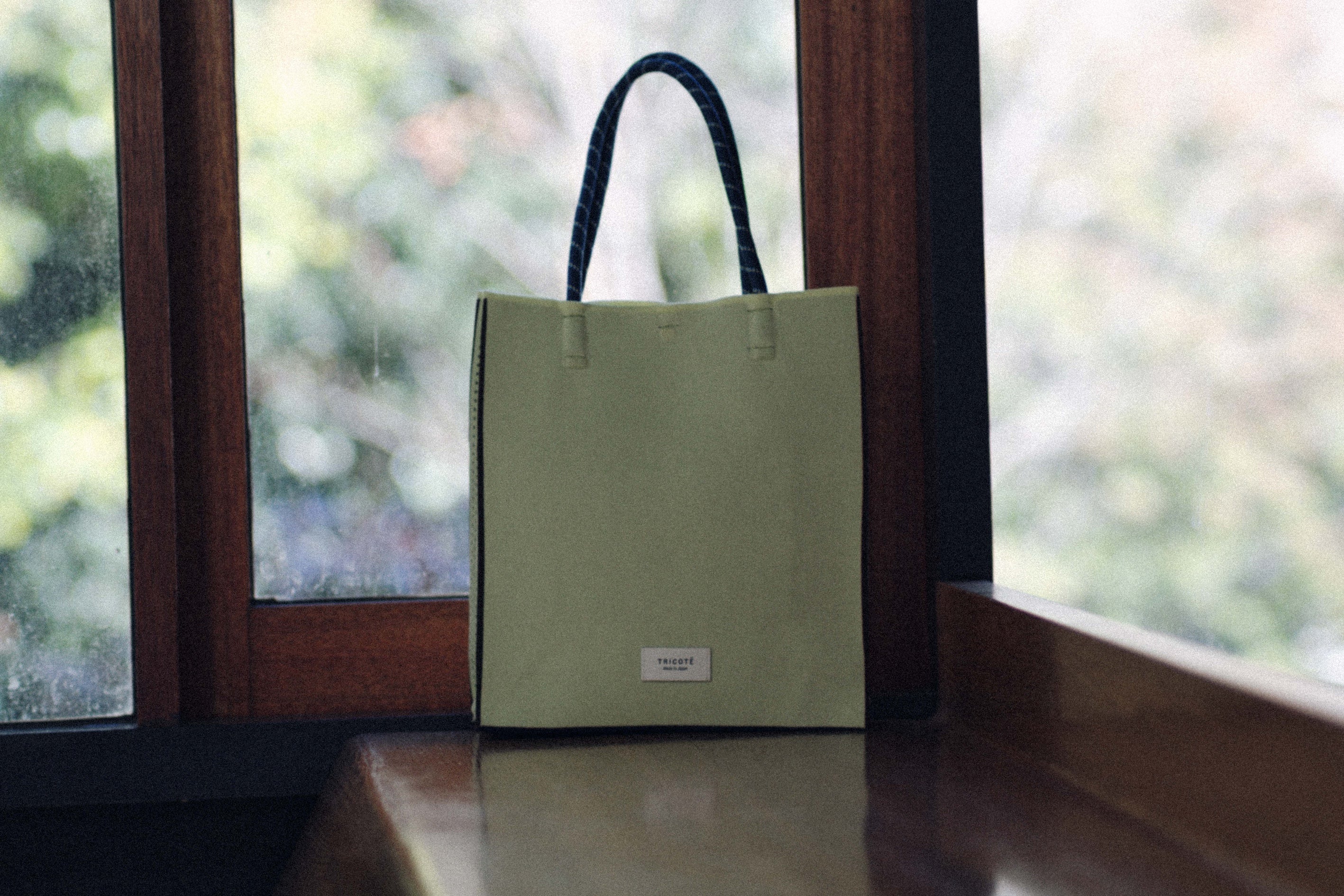 PAPER KNIT TOTE BAG