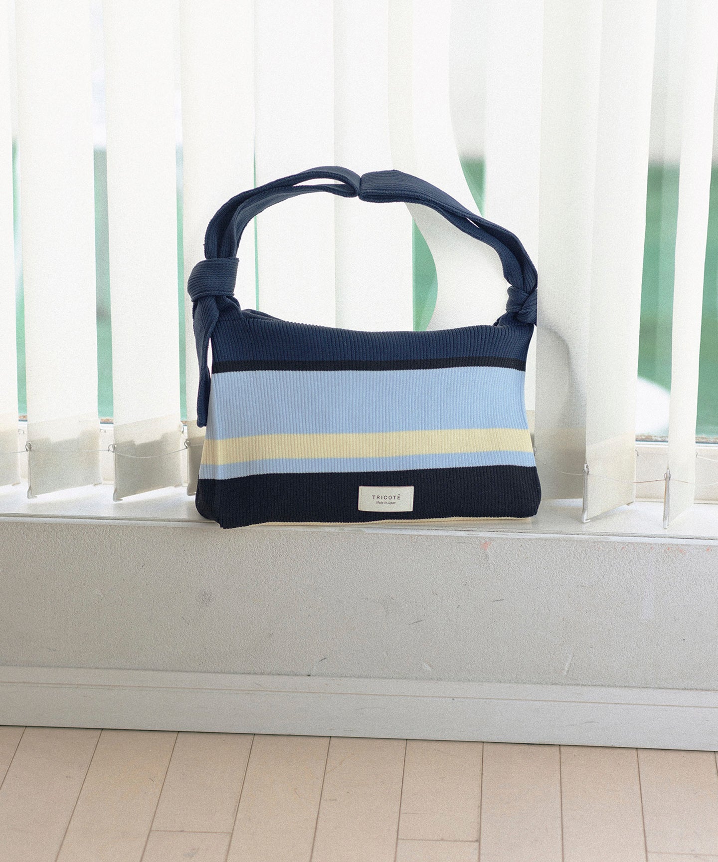 SHOULDER POUCH BAG