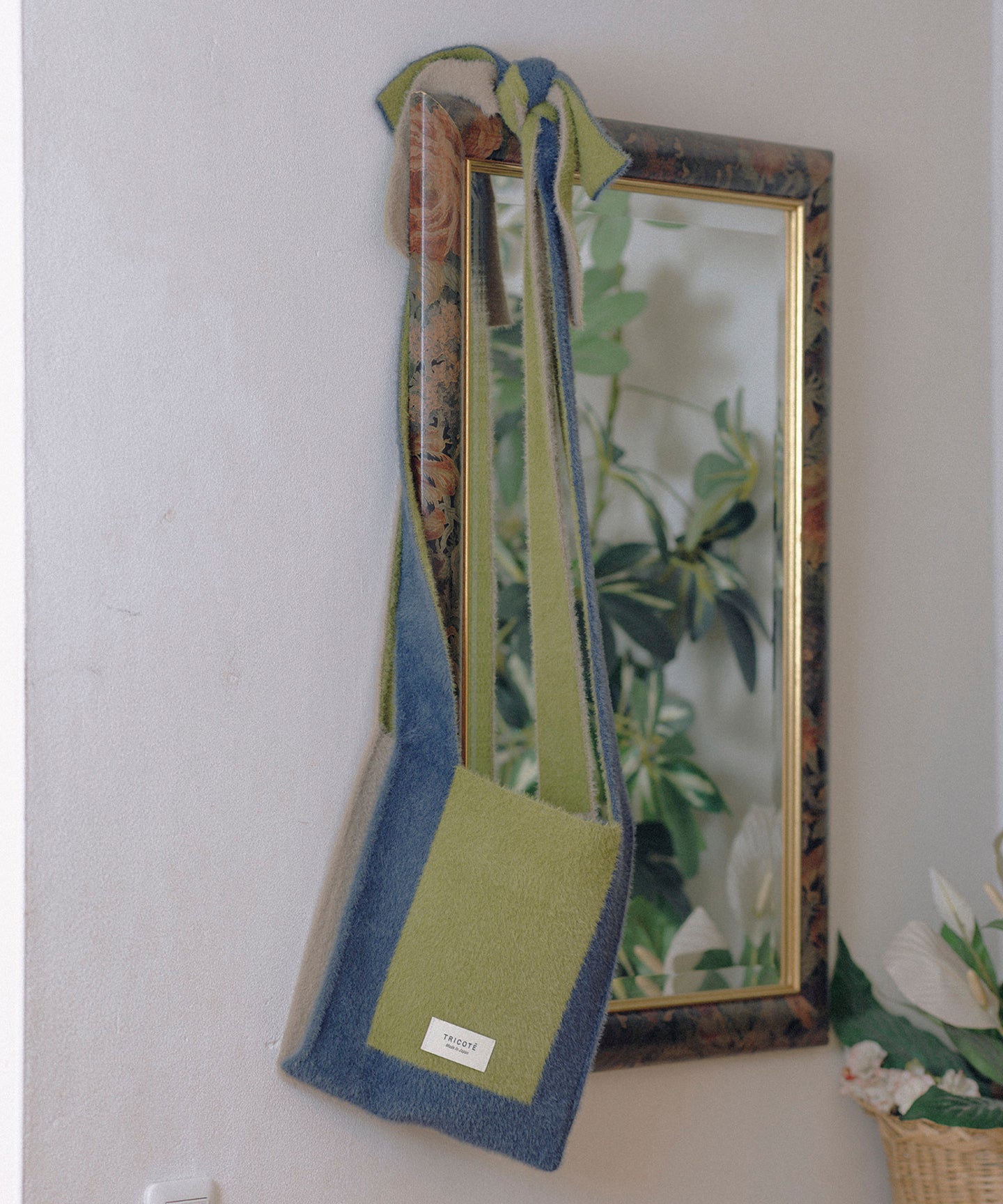 SHAGGY ARRANGE KNOT BAG