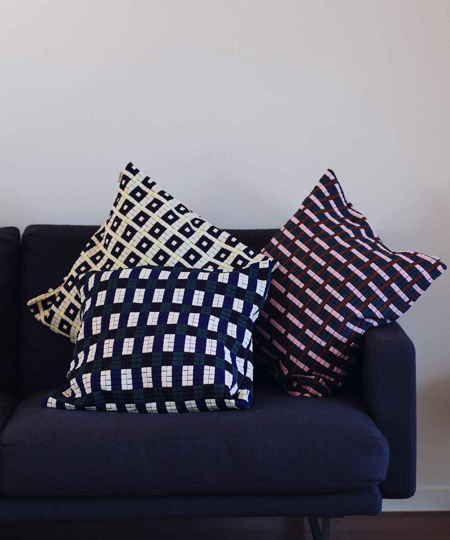 SQUARE TILED PATTERN CUSHION COVER