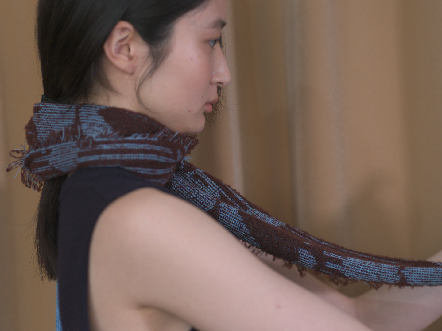 TEXTURED RIB KNIT SCARF