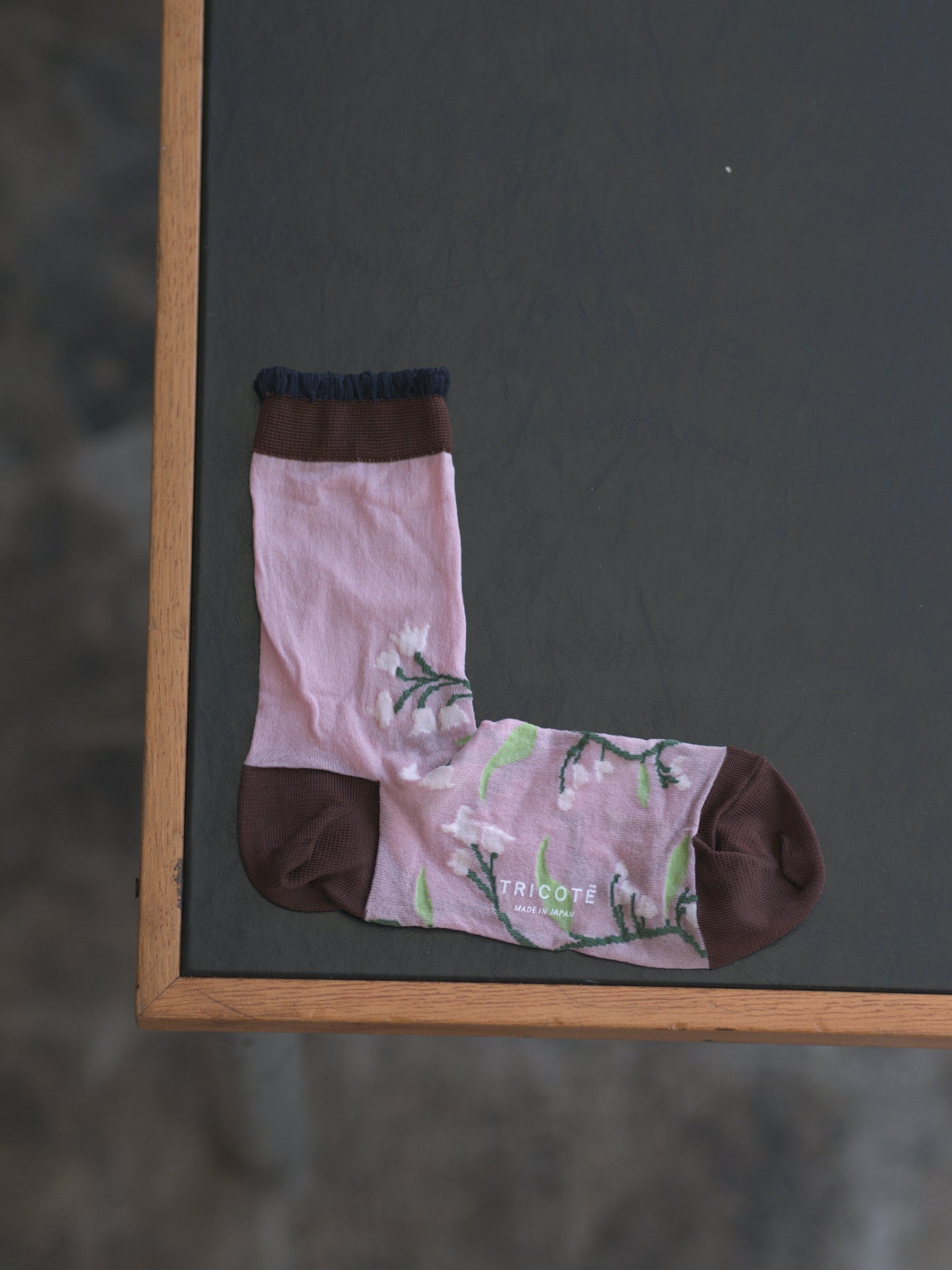 LILY-OF-THE-VALLEY BI-COLOR SOCKS