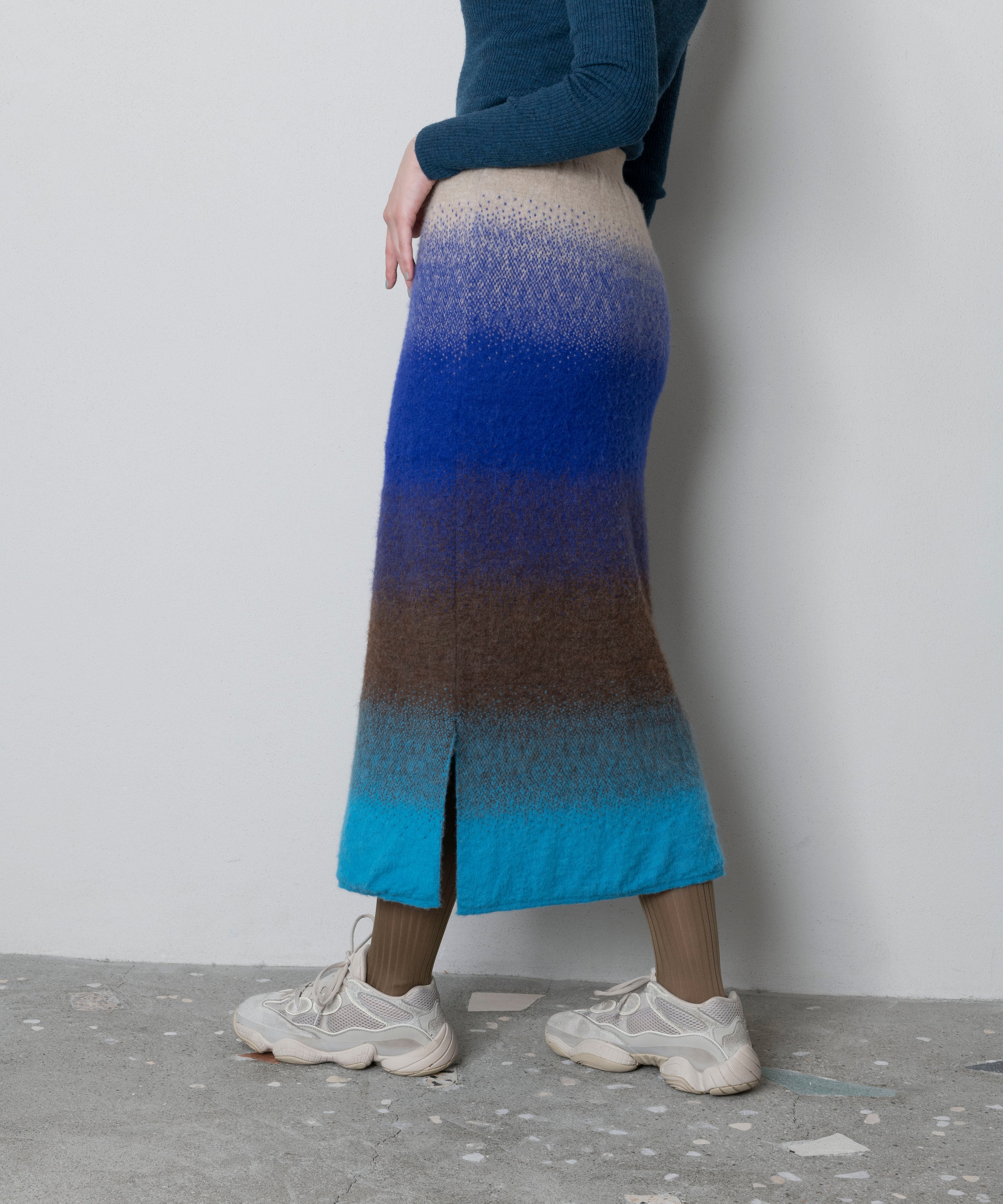 GRADATION SHAGGY SKIRT