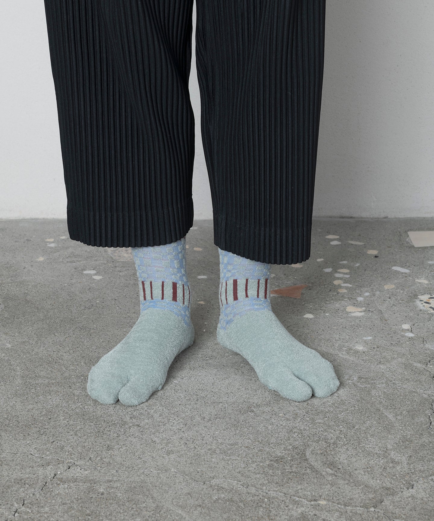 PLAID STRIPED TABI SOCKS