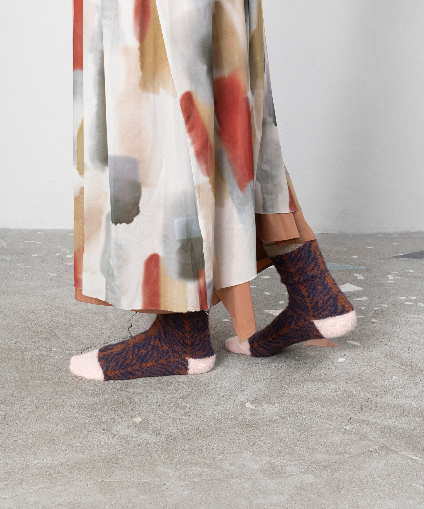 ZEBRA PATTERN ROOM SOCKS