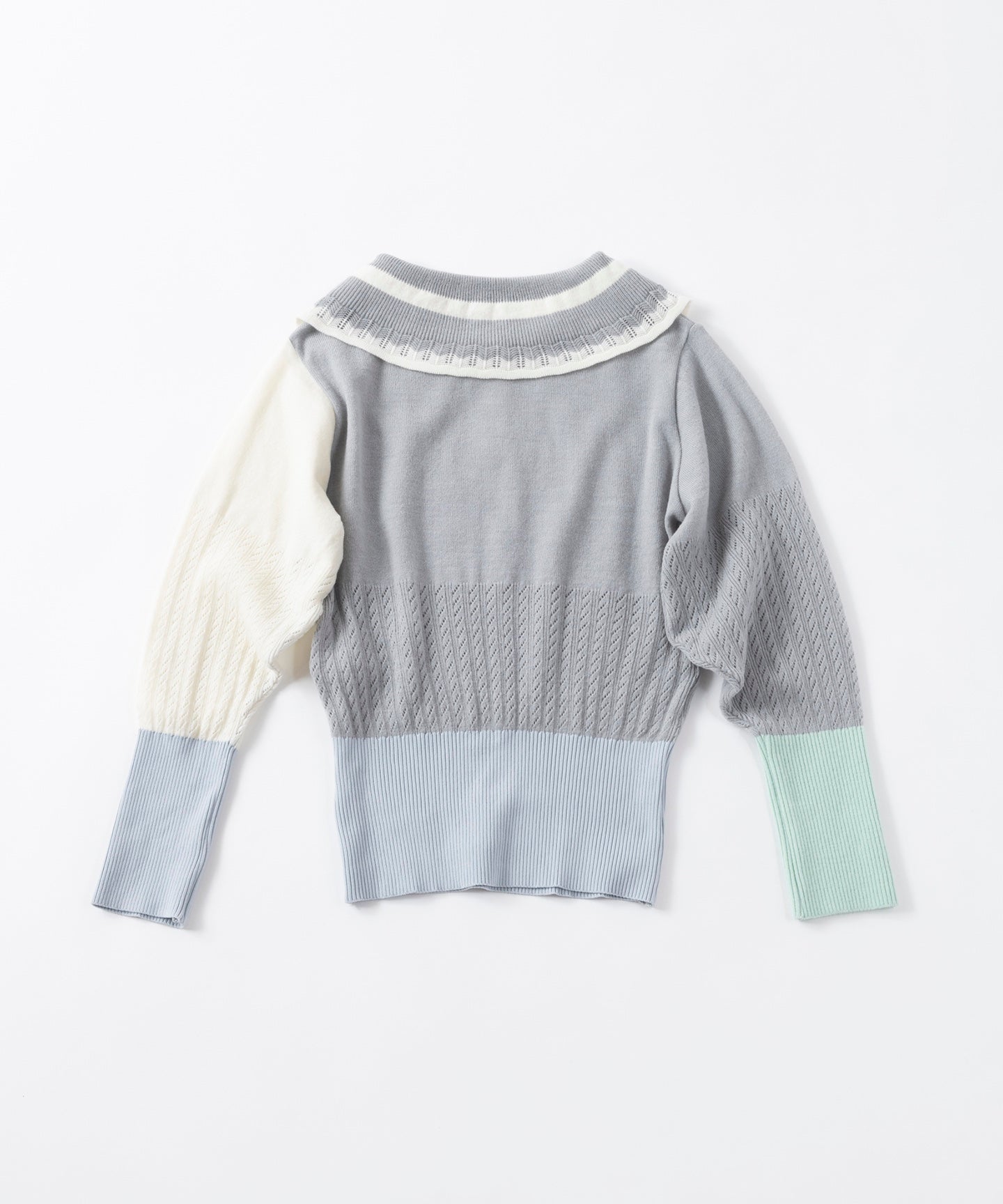 EYELET BIG-COLLAR KNIT