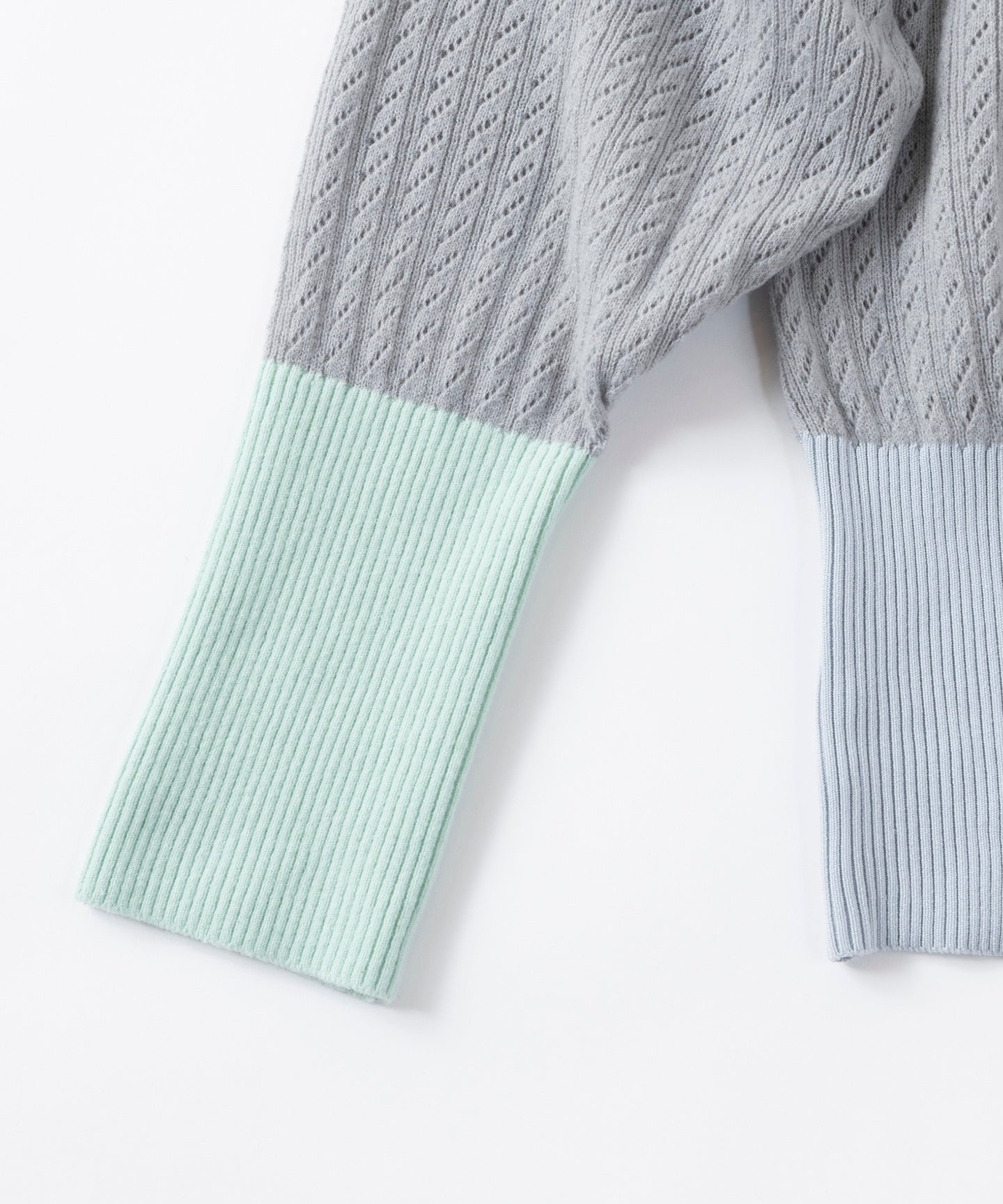 EYELET BIG-COLLAR KNIT