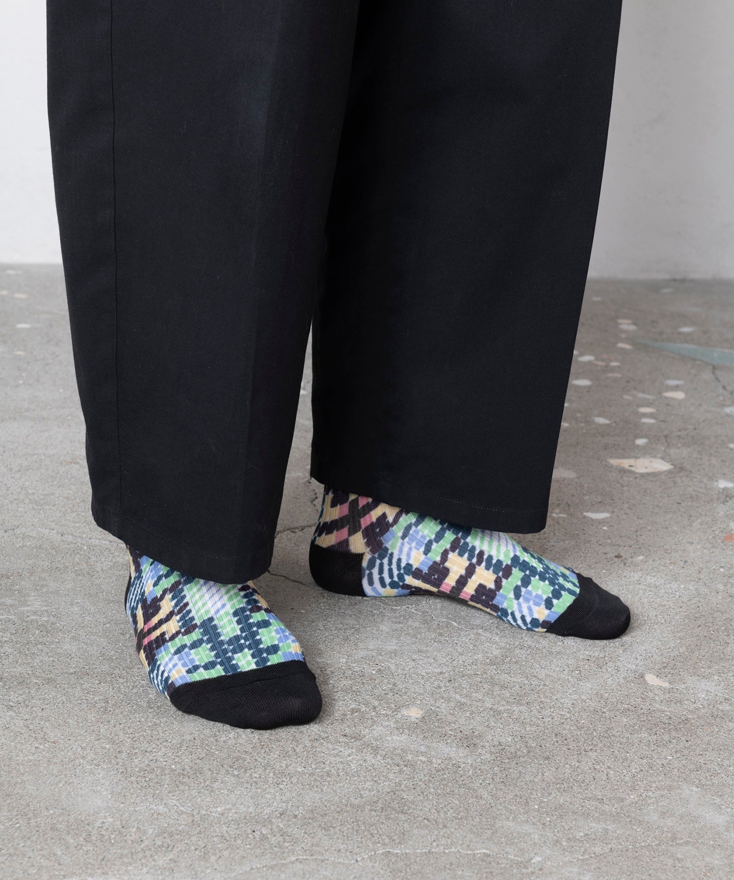BLURRED CHECK PRINT SOCKS