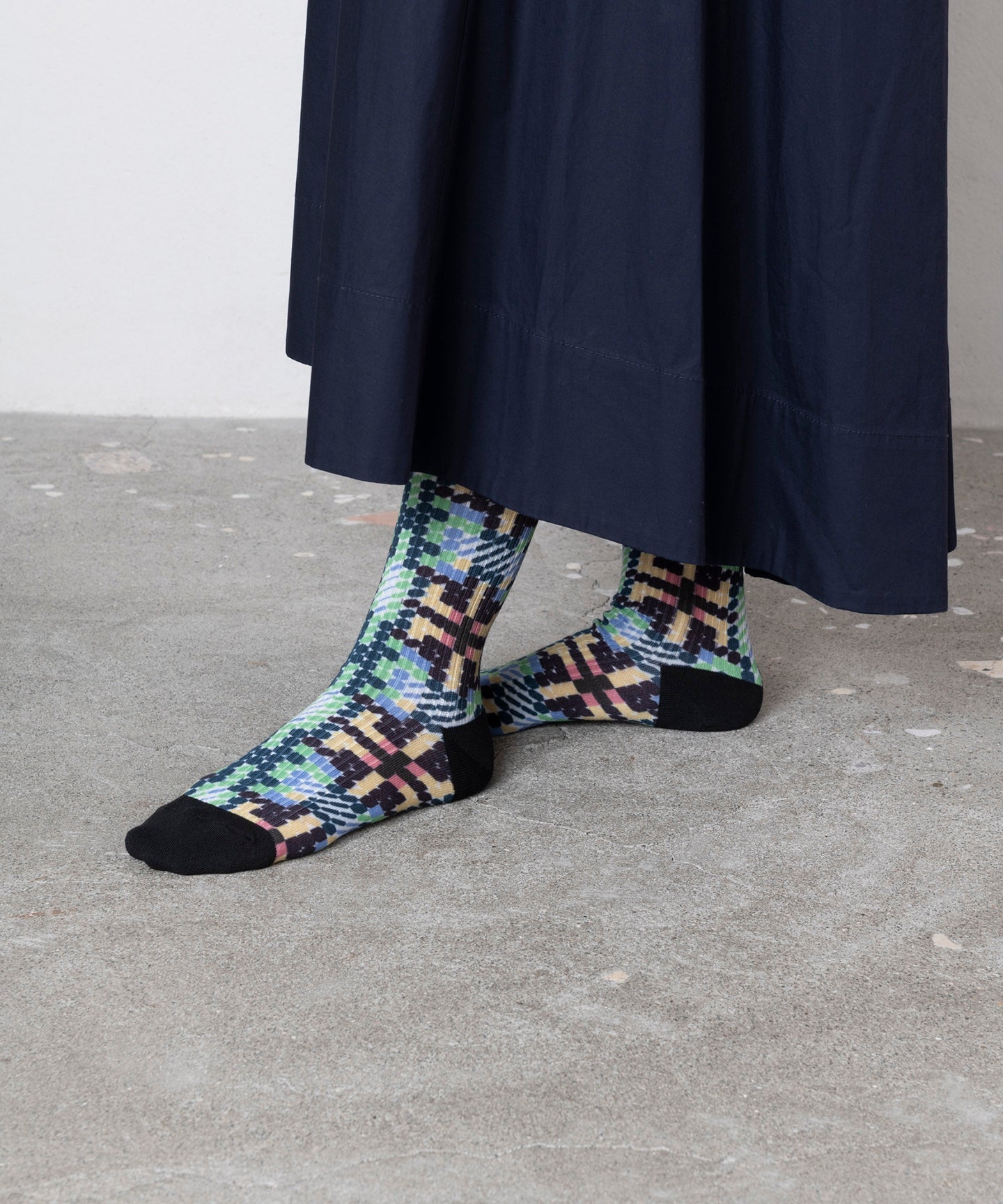 BLURRED CHECK PRINT SOCKS