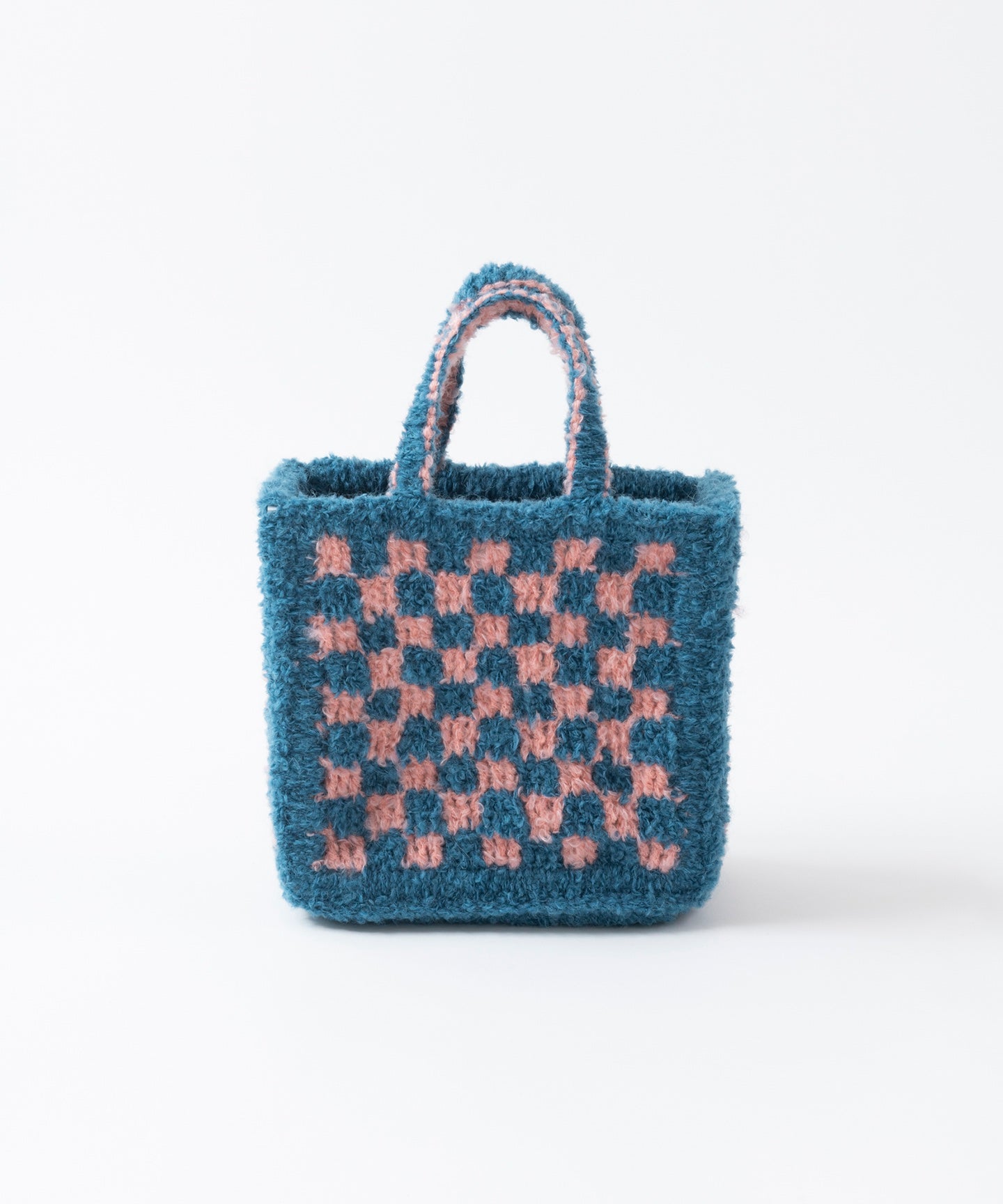EN CHECKERED BAG