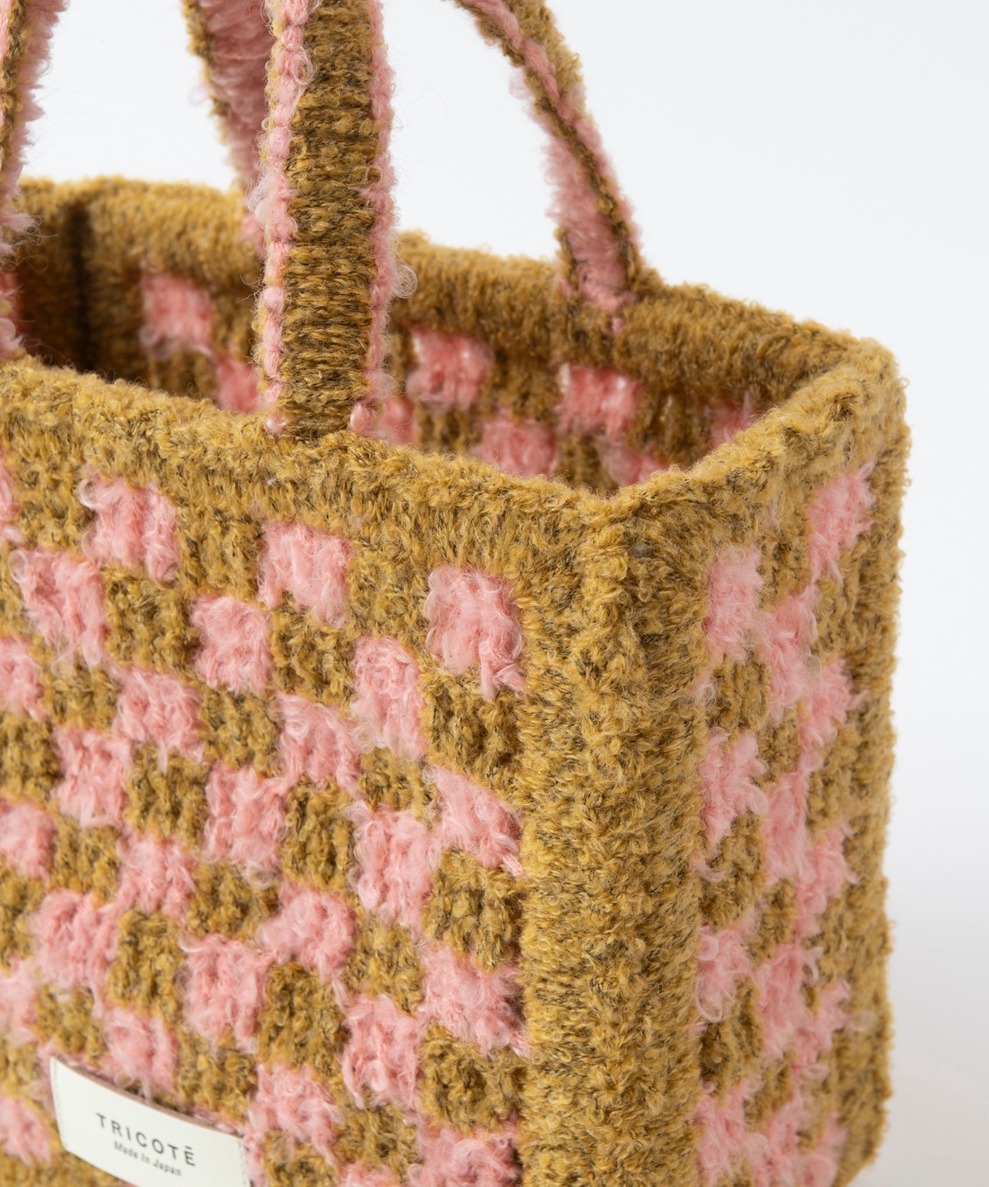 EN CHECKERED BAG