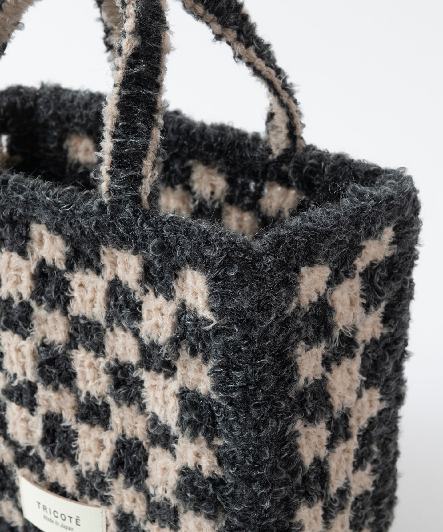 EN CHECKERED BAG