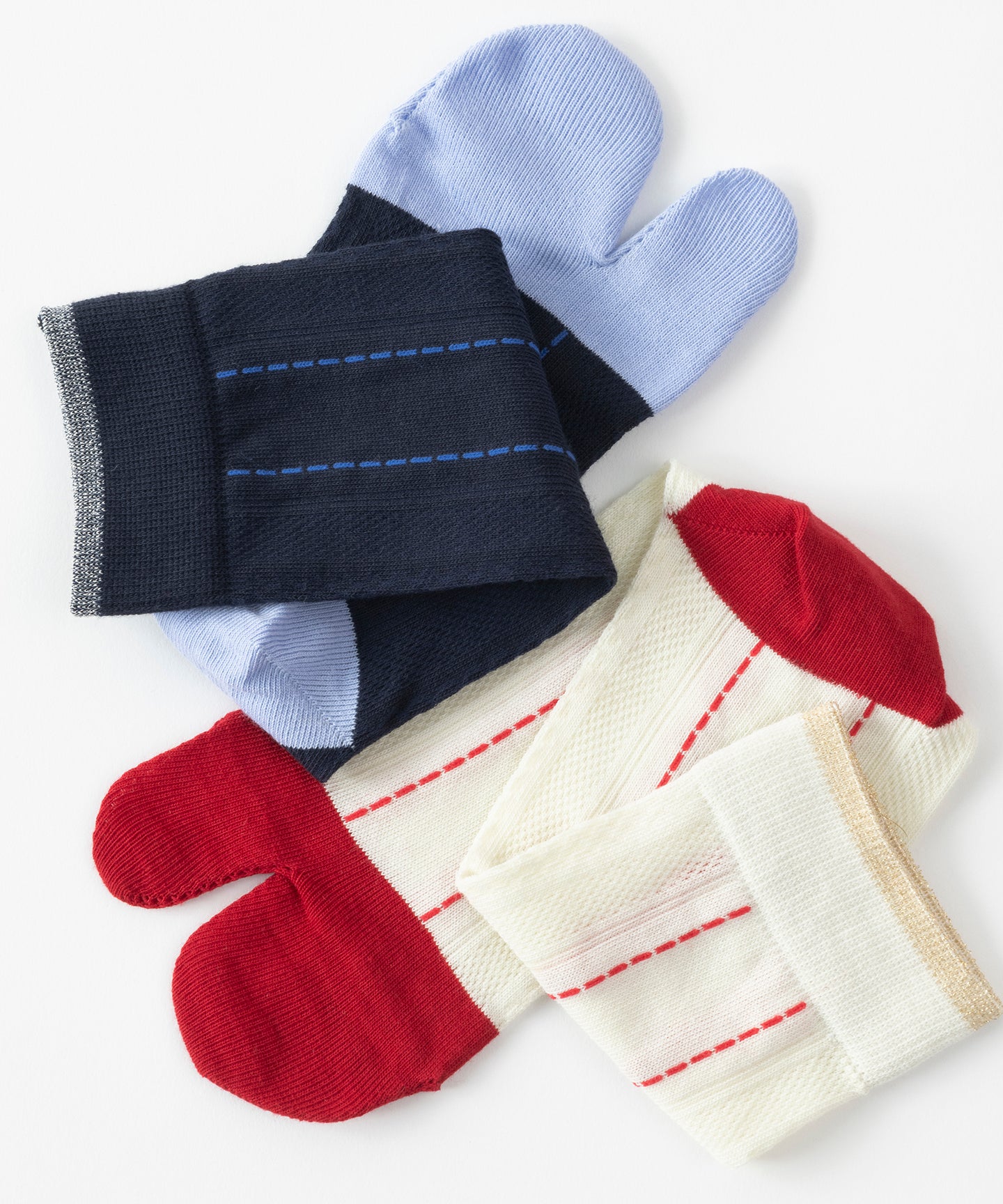 LACE PATTERN TABI SOCKS