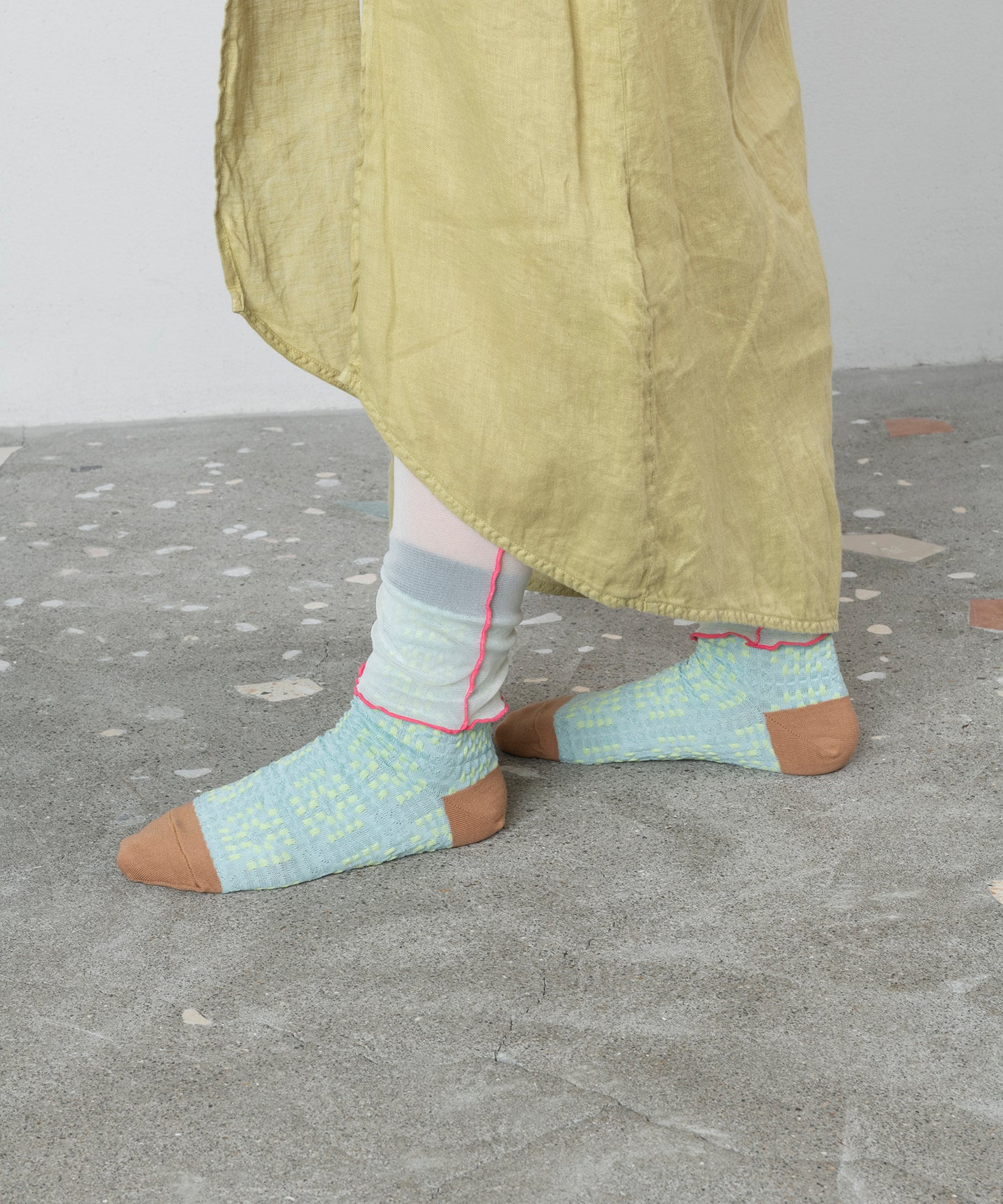 CROCHET PATTERNED BUMPY SOCKS