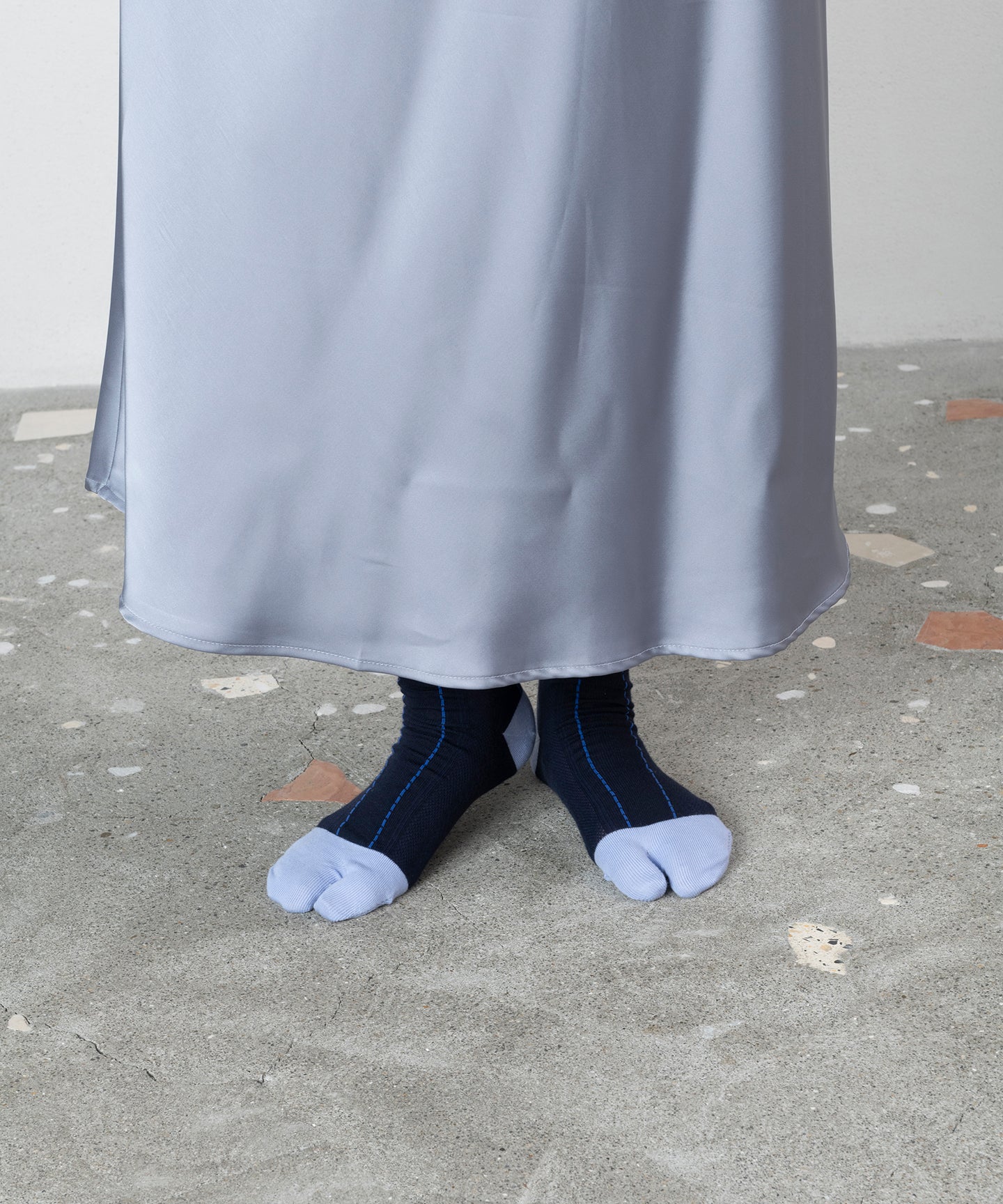 LACE PATTERN TABI SOCKS