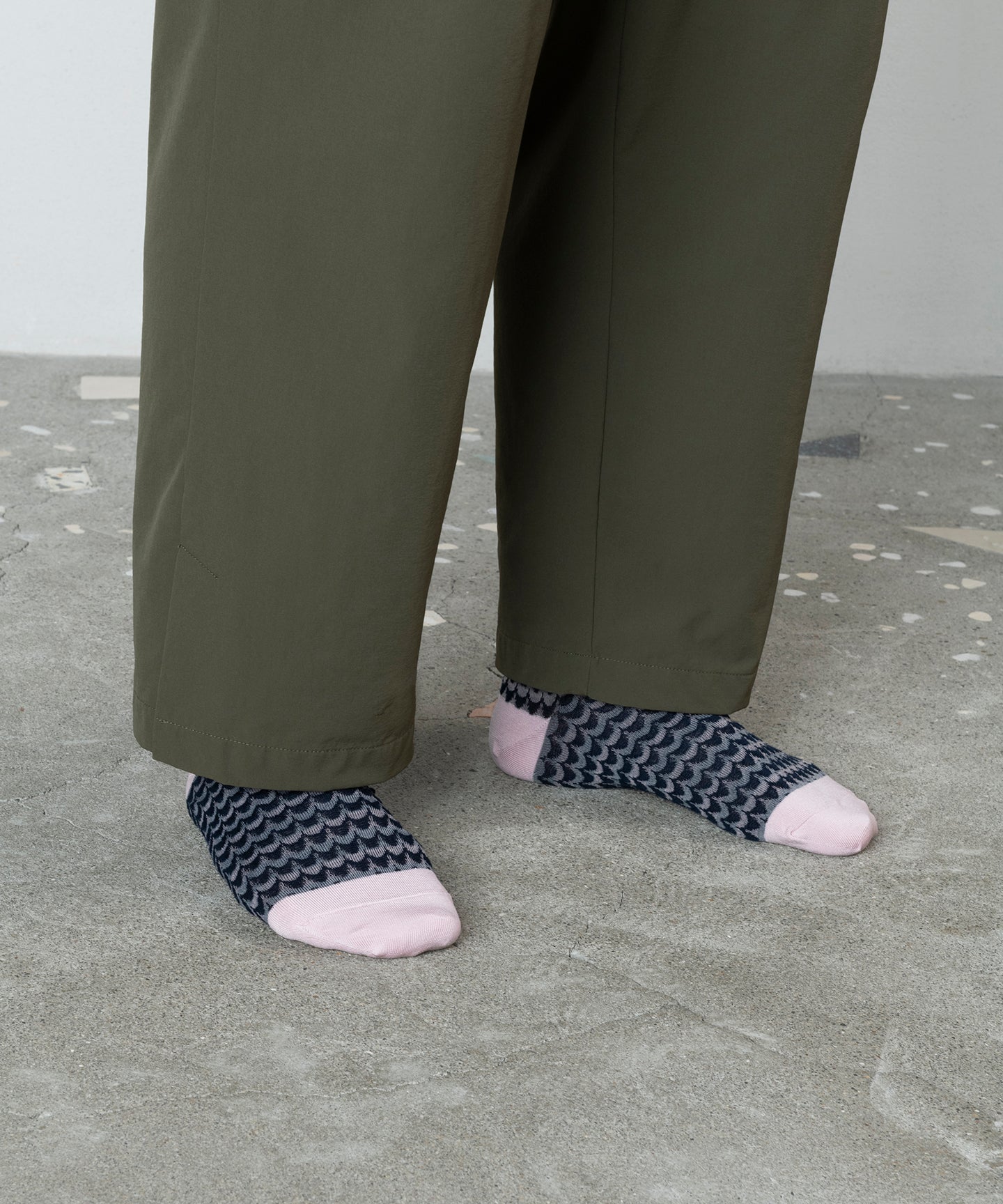 WAVE BORDER BUMPY SOCKS