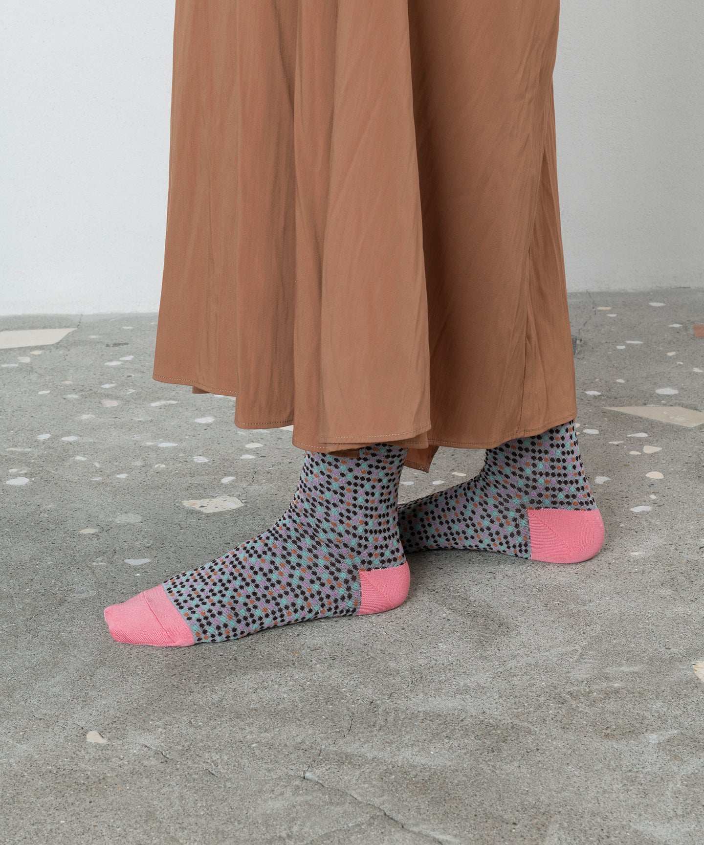 BUMPY PIXEL DOTTED SOCKS