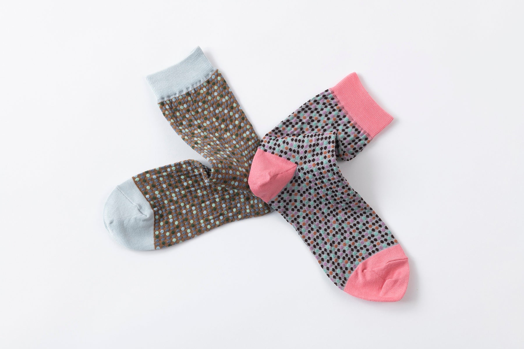 BUMPY PIXEL DOTTED SOCKS