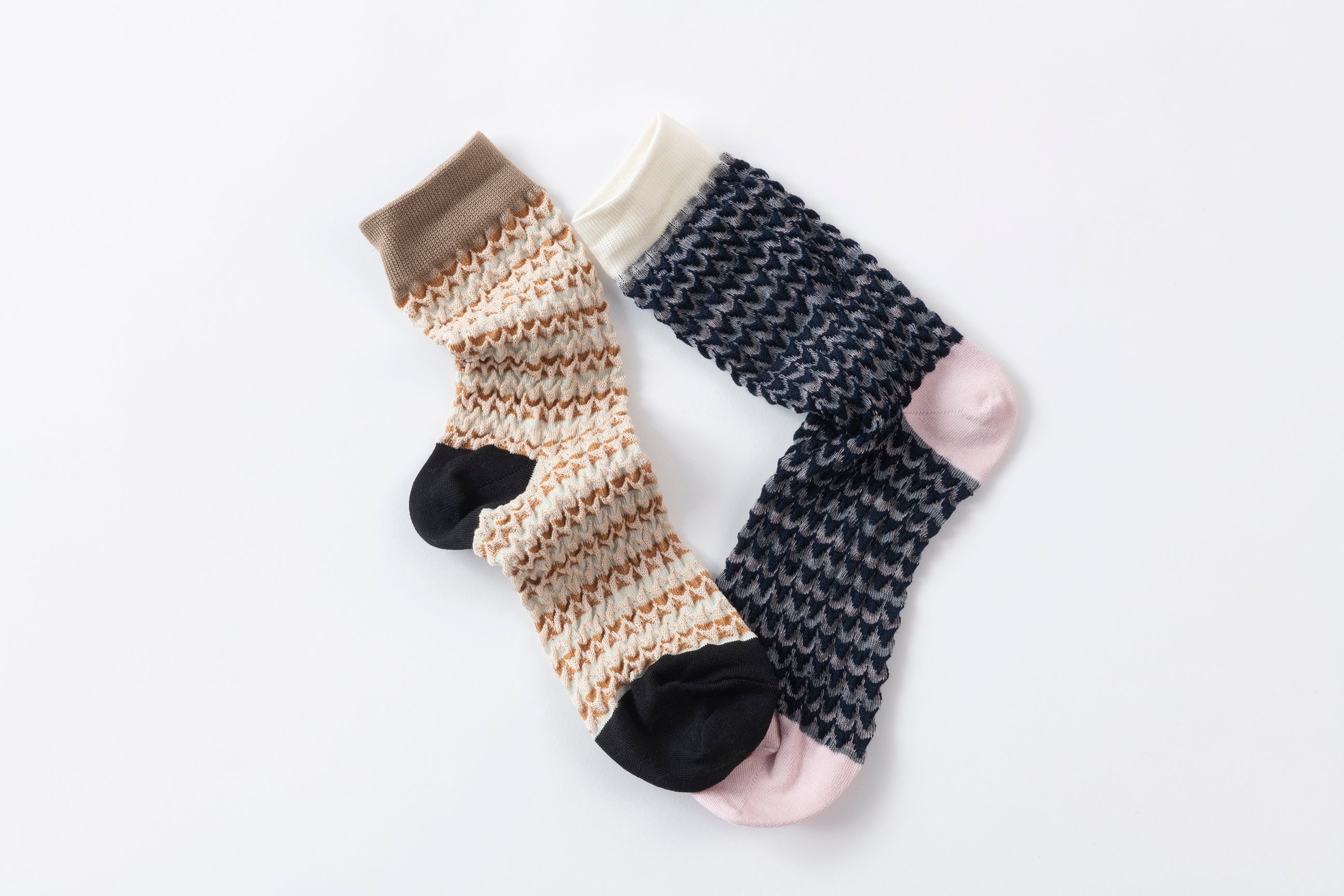 WAVE BORDER BUMPY SOCKS