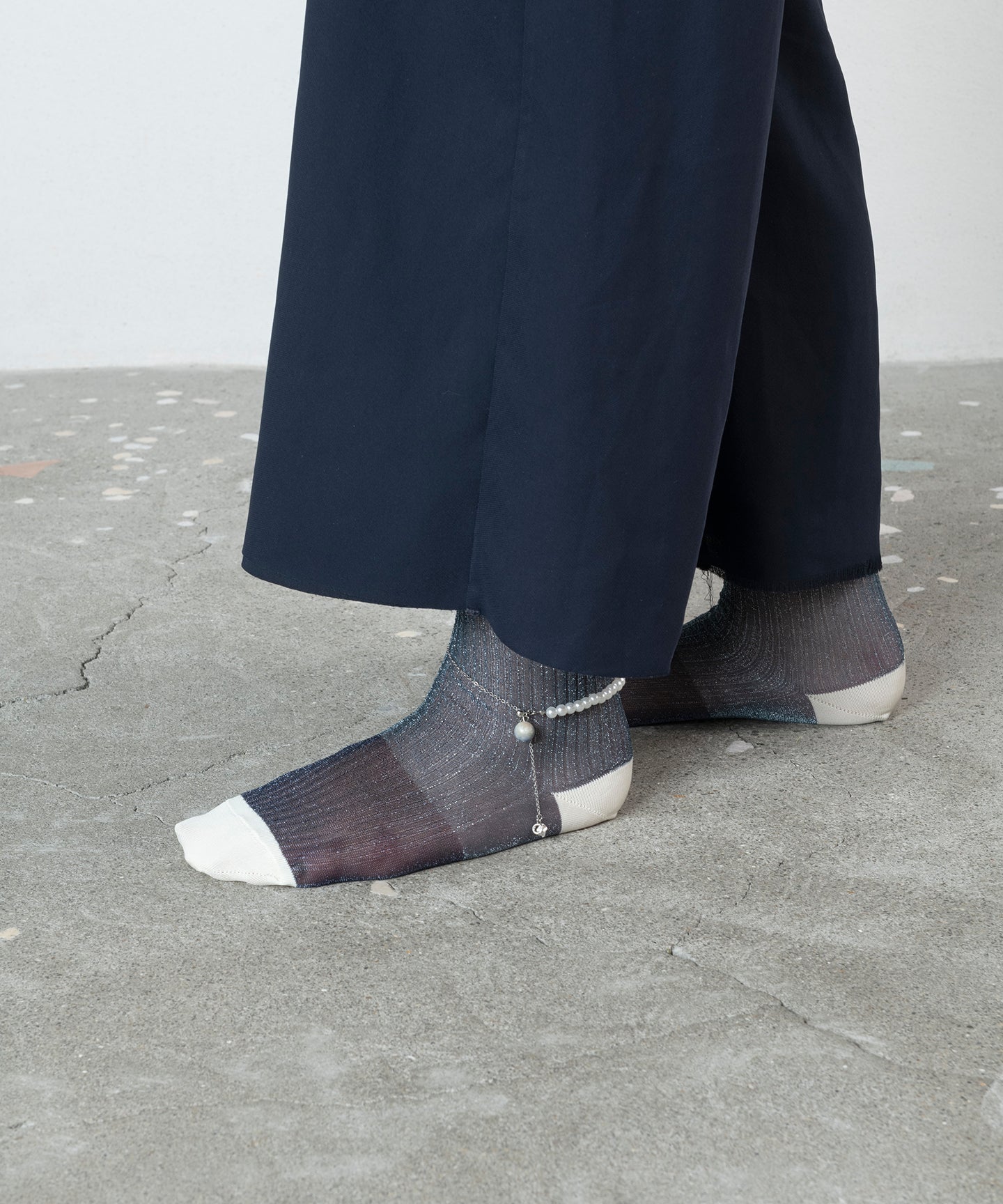 SHEER BICOLOR RIB SOCKS WITH ANKLET