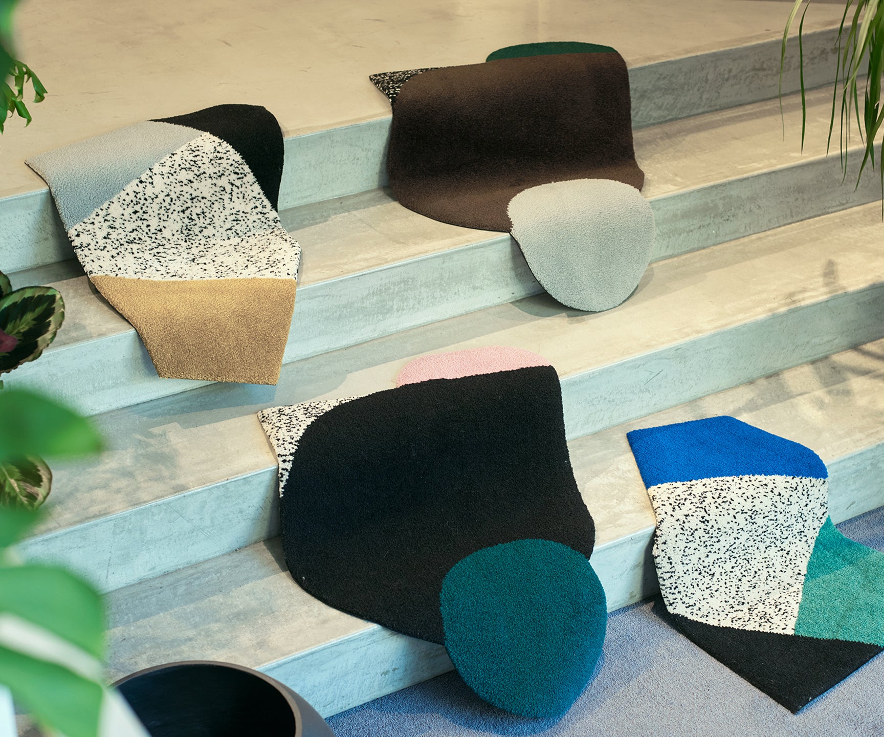 DOT GEOMETRIC RUG