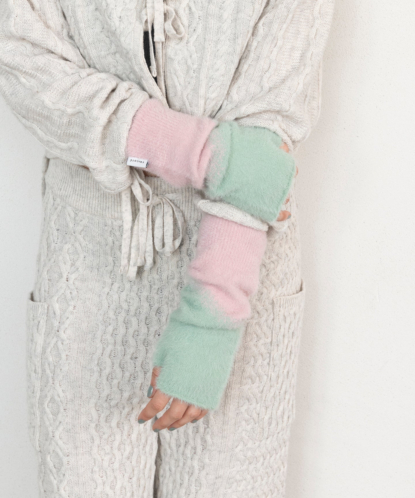 SHAGGY ARM WARMER