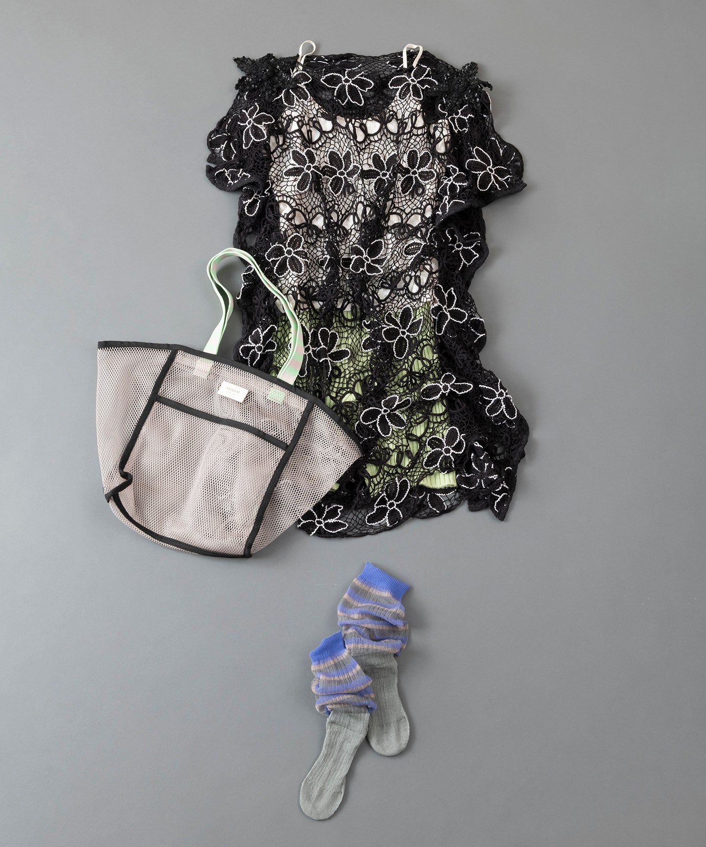 [minoi × TRICOTÉ]<br>VINTAGE FLOWER BLACK DRESS