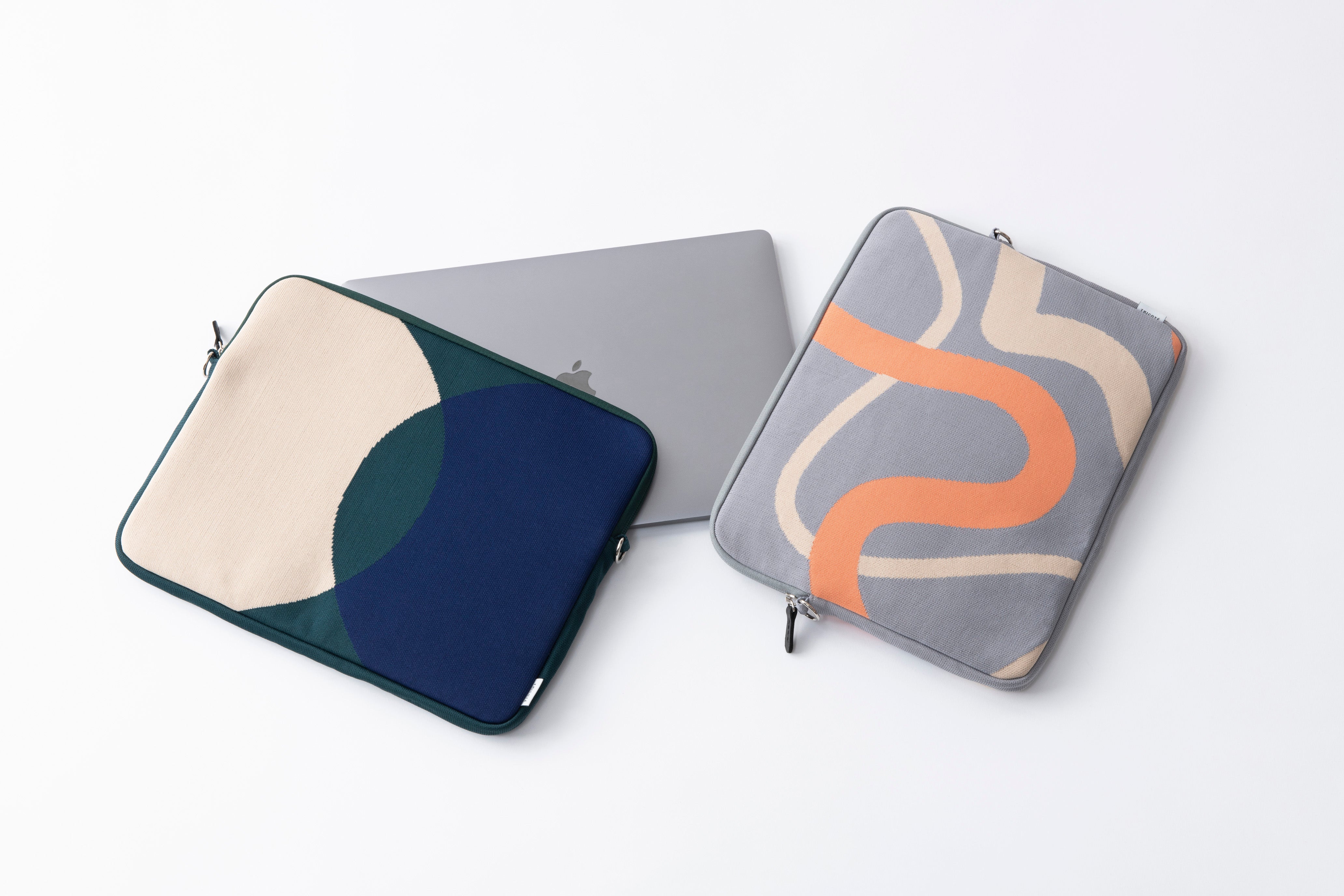SEMI CIRCLE KNIT PC CASE