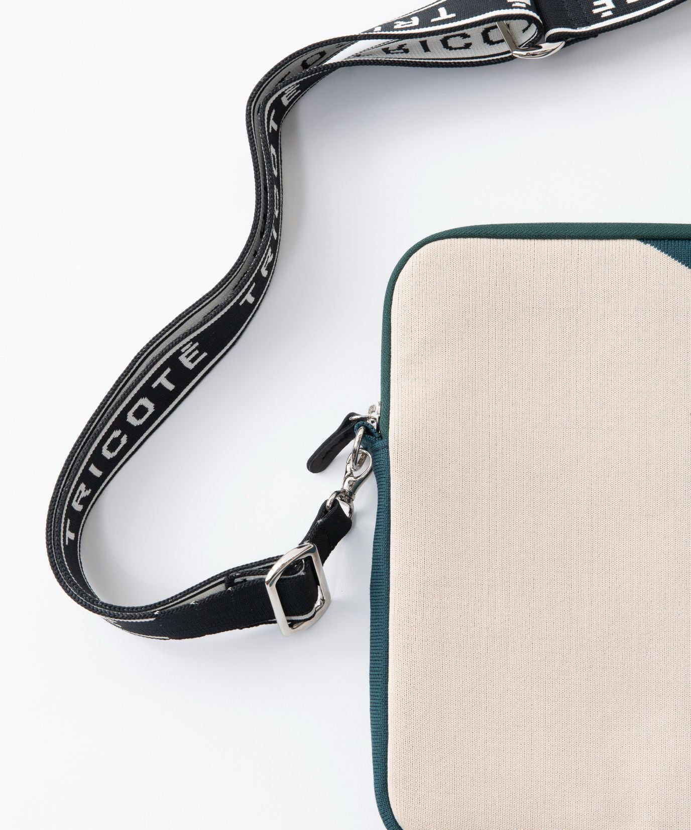 SEMI CIRCLE KNIT PC CASE
