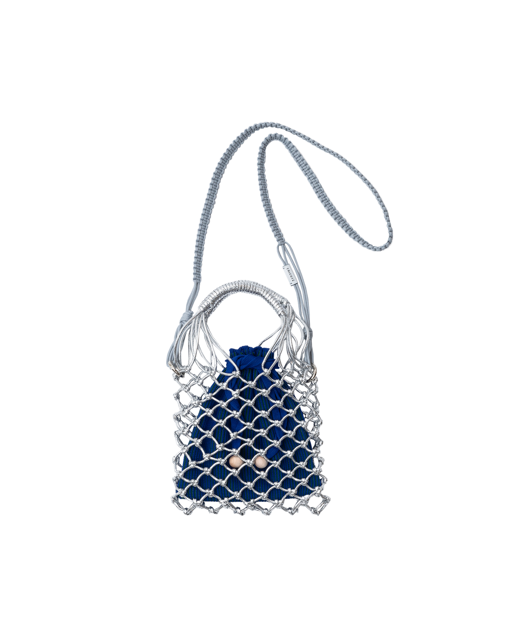 メープル模様　ウール100% カナダ製 斜め掛けバッグクラッチ MACRAME SILVER SHOULDER BAG with pouch