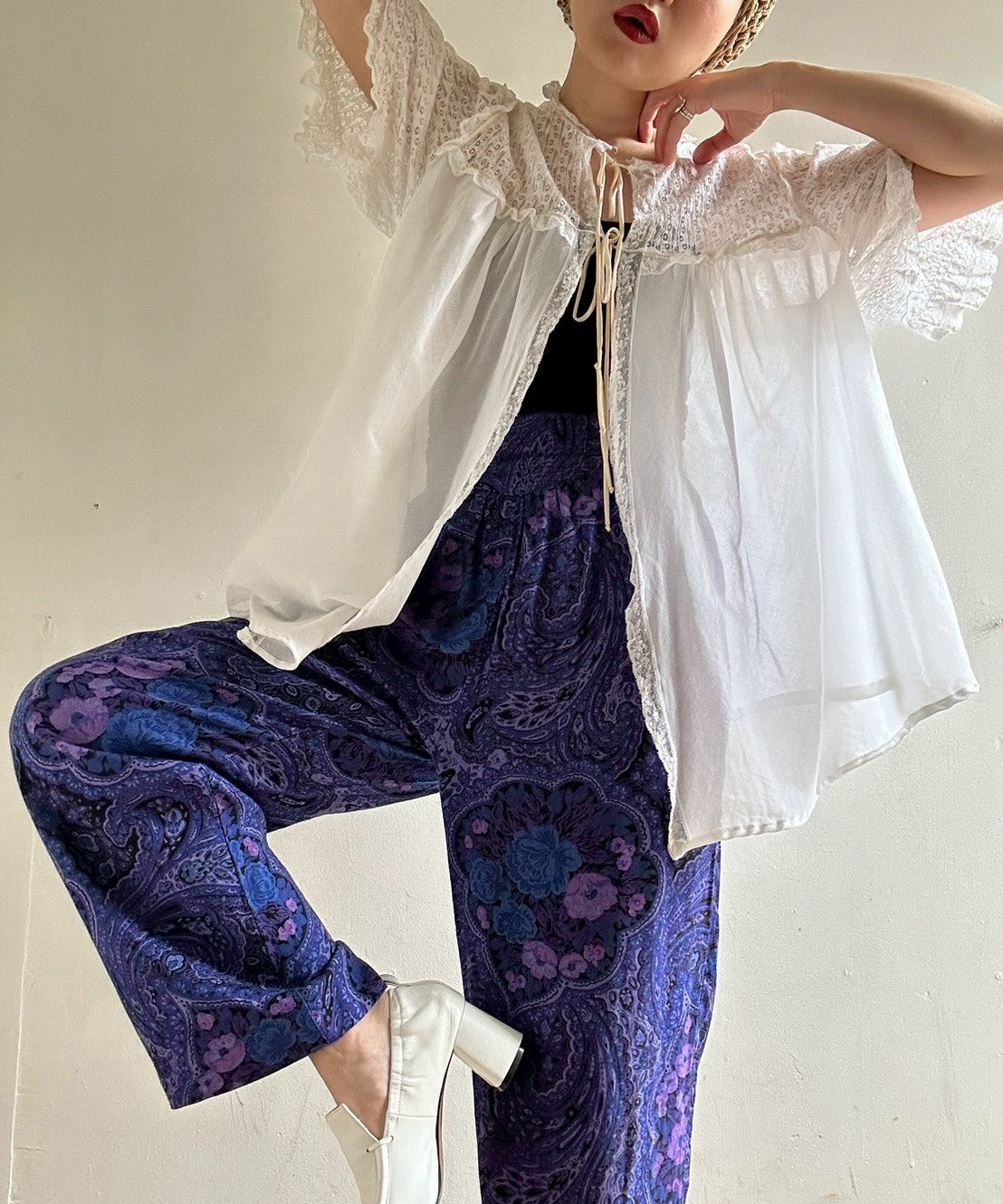 [minoi × TRICOTÉ]<br>VINTAGE LACE TOPS