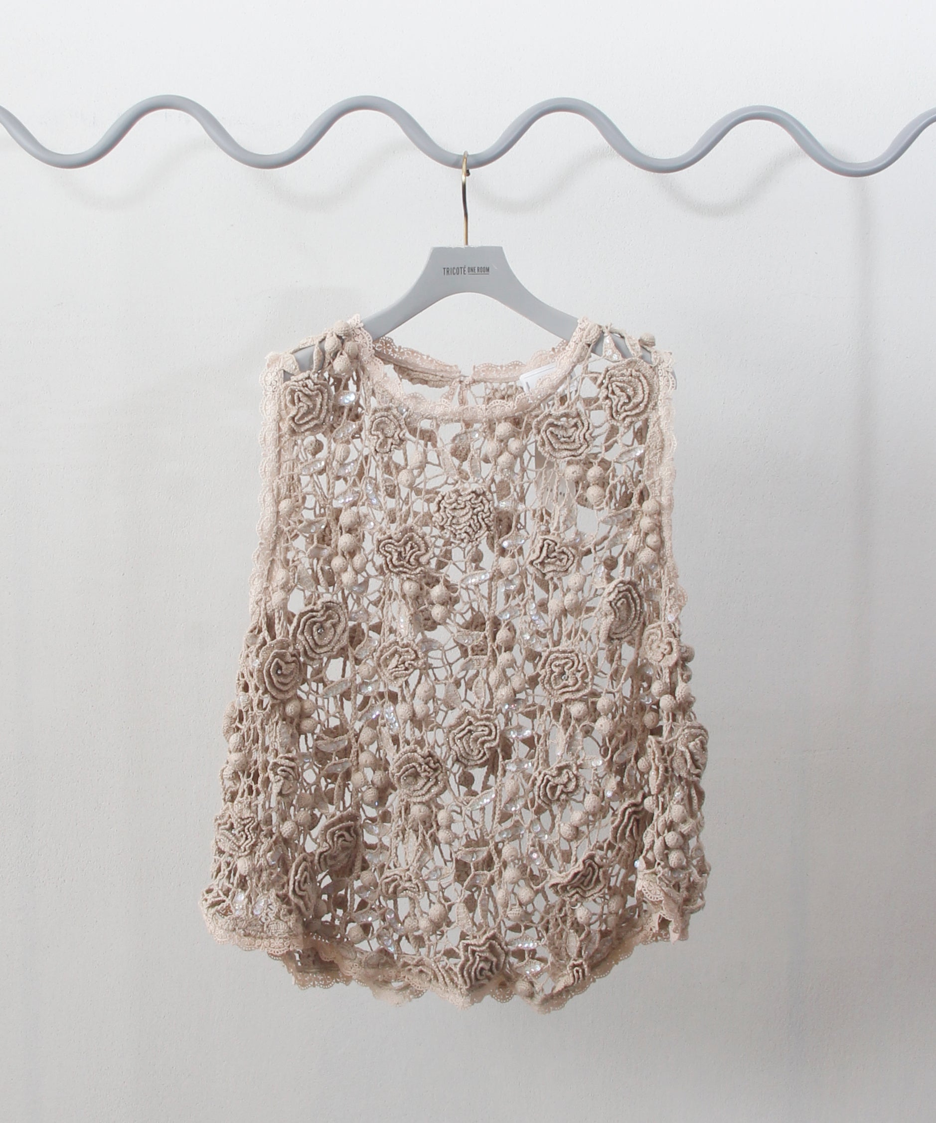 [minoi × TRICOTÉ]<br>VINTAGE CROCHET ROSE TOPS