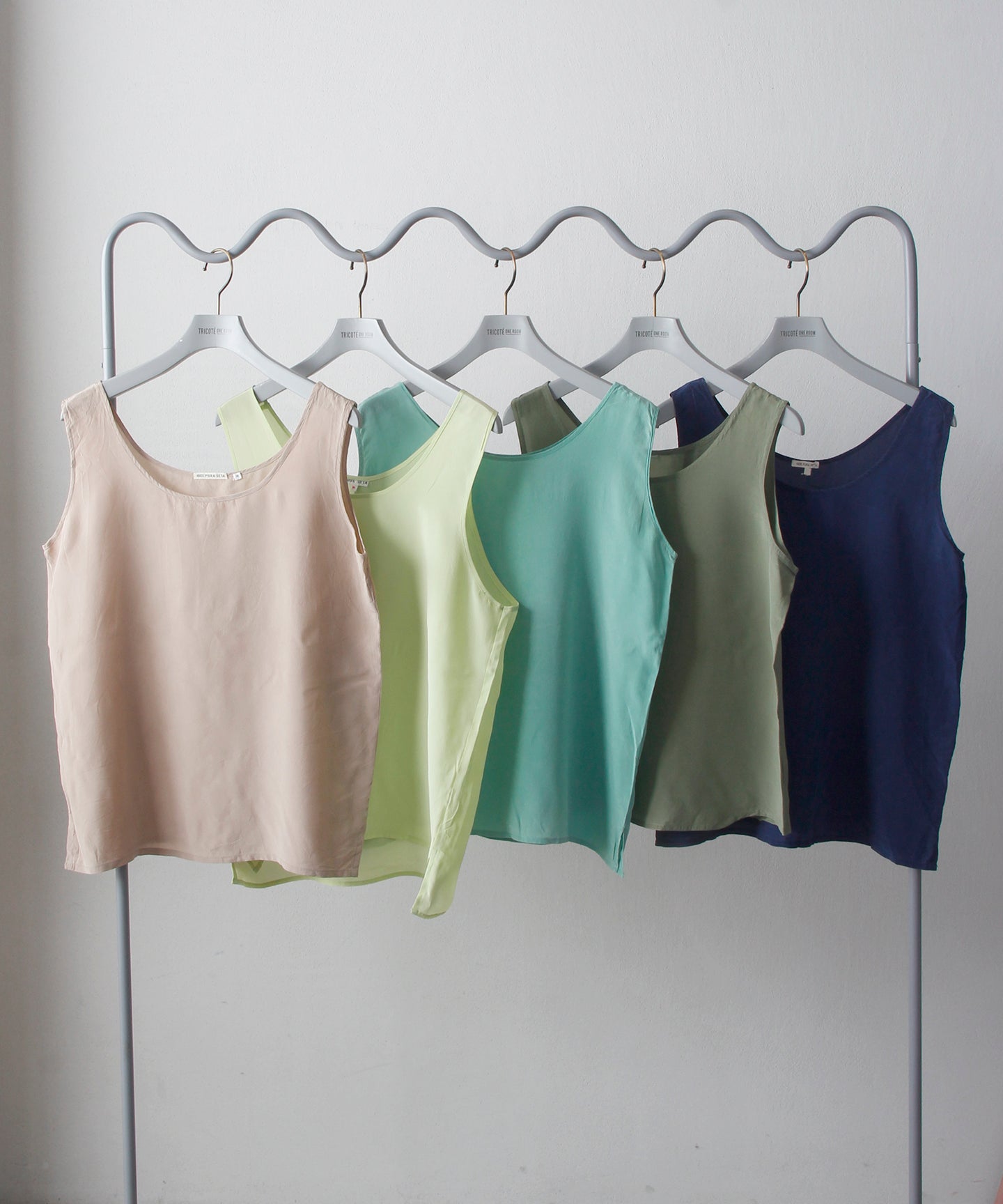 [minoi × TRICOTÉ]<br>VINTAGE TANKTOP
