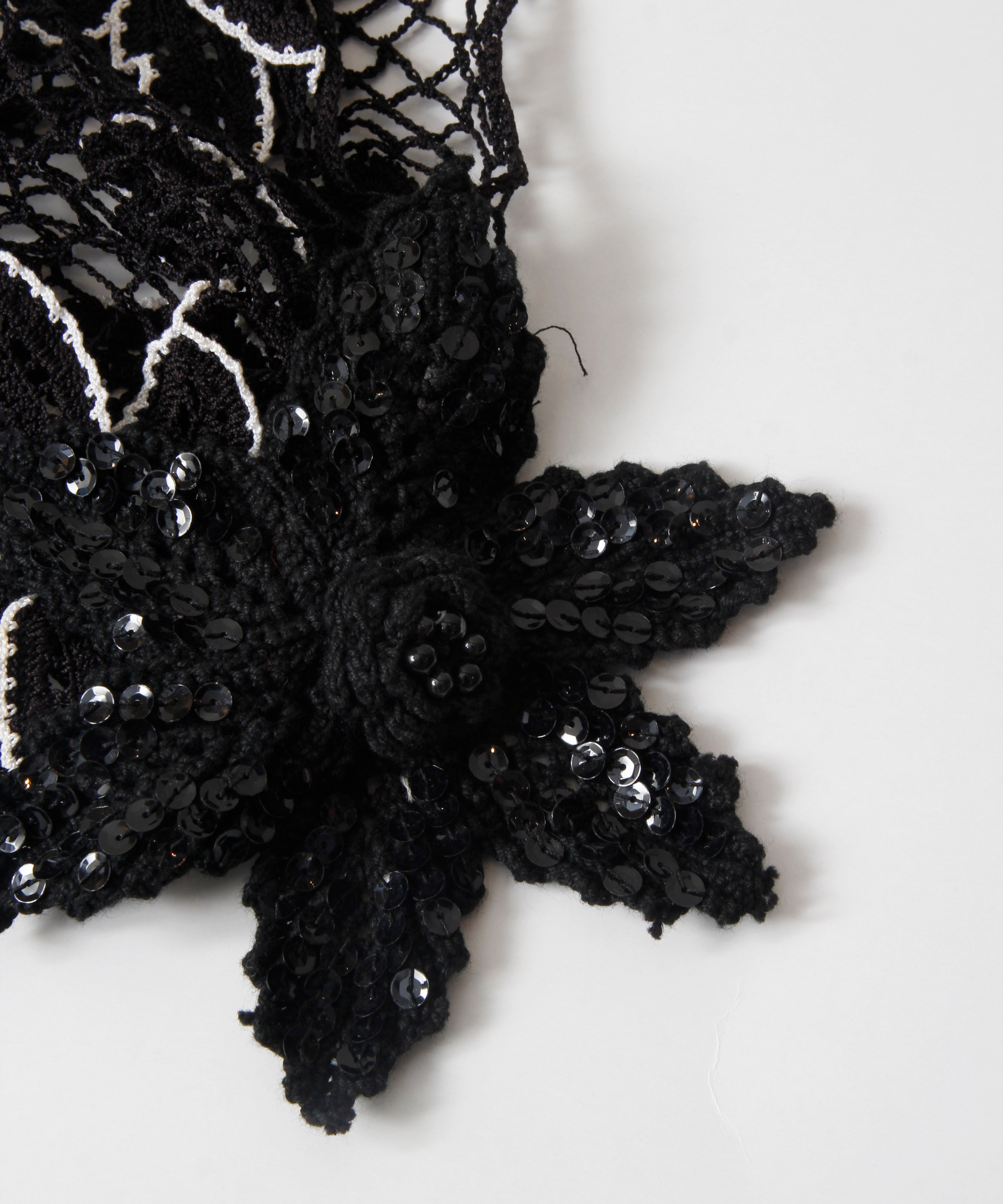 [minoi × TRICOTÉ]<br>VINTAGE FLOWER BLACK DRESS