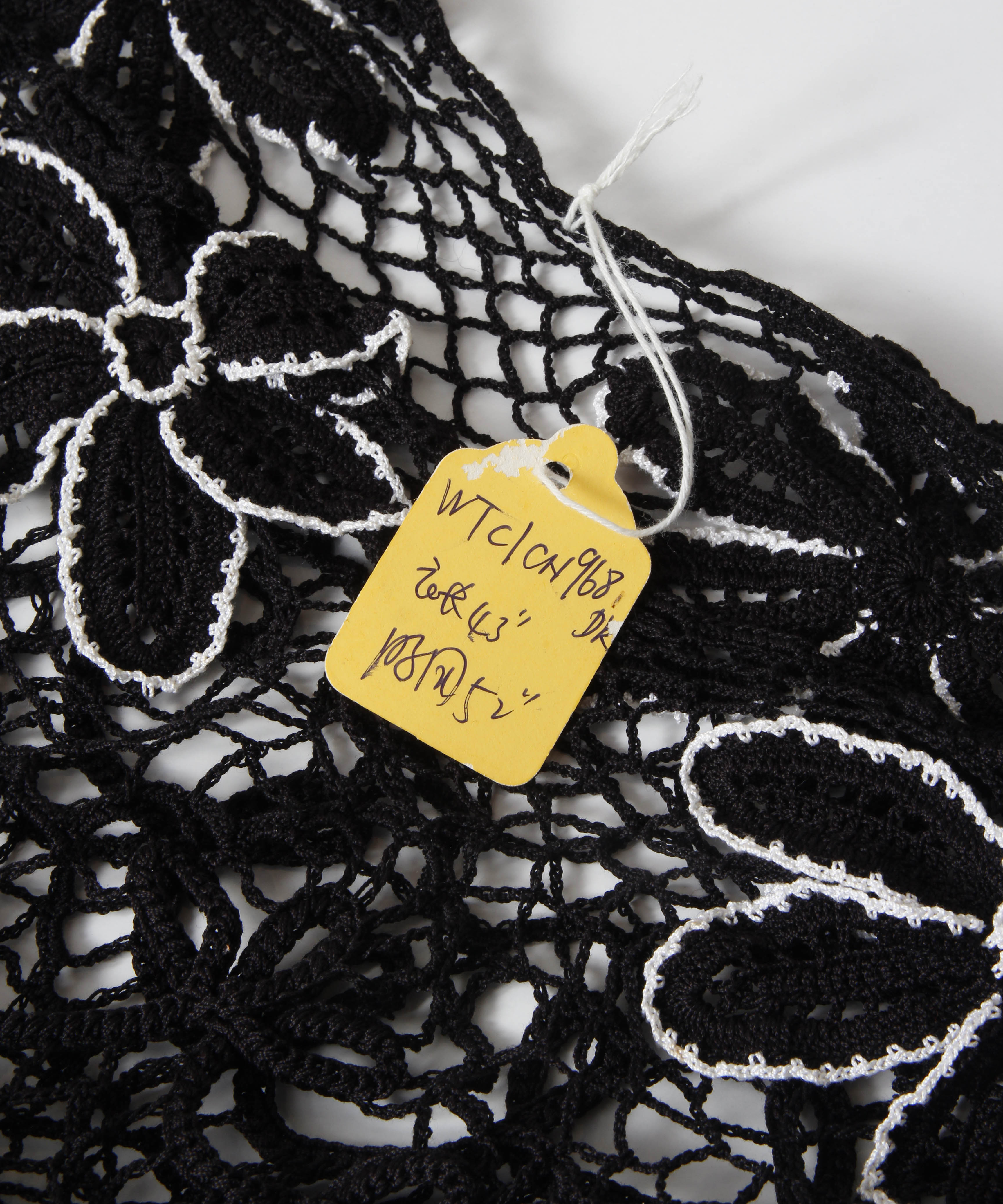 [minoi × TRICOTÉ]<br>VINTAGE FLOWER BLACK DRESS