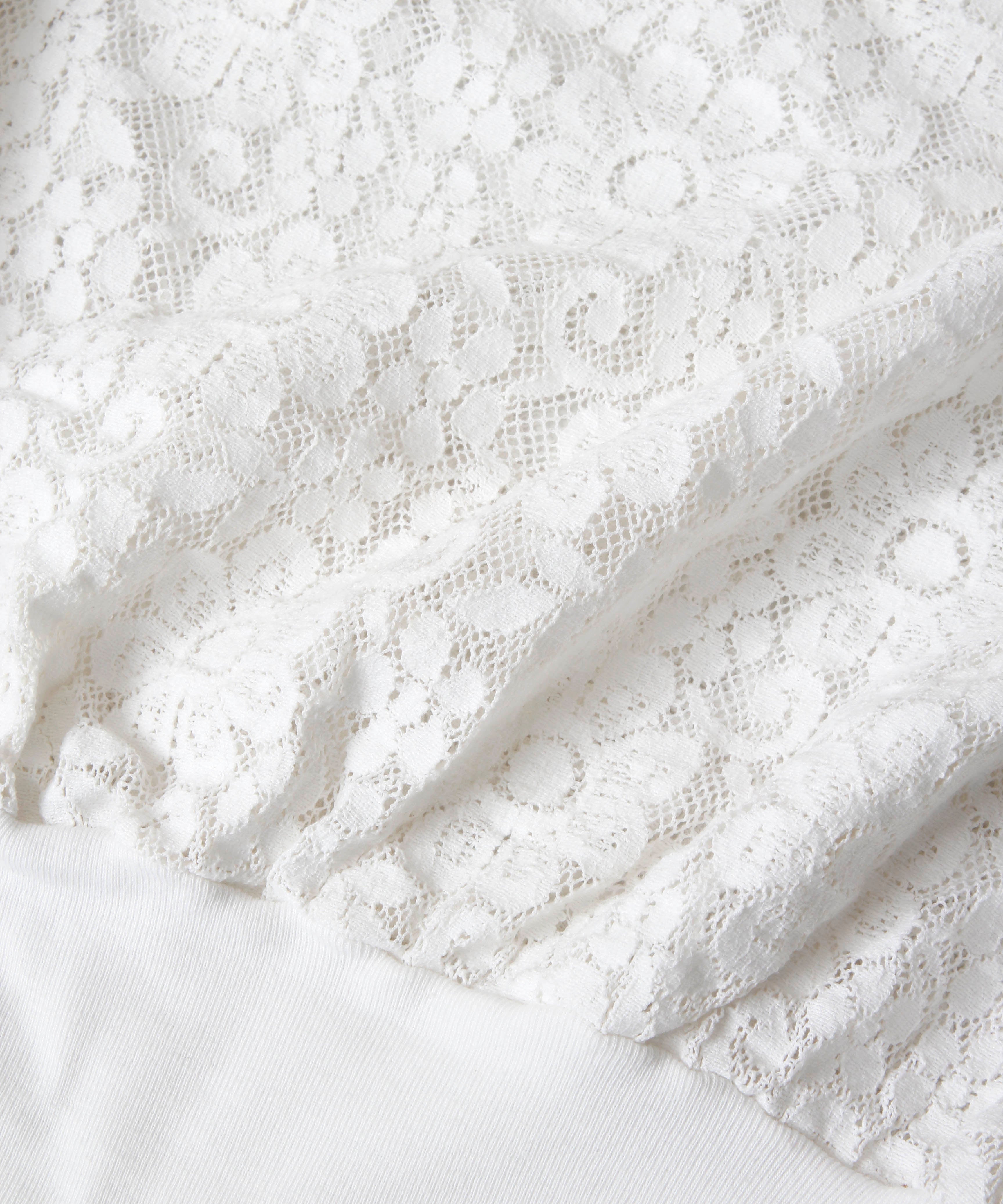 [minoi × TRICOTÉ]<br>VINTAGE WHITE FLOWER BLOUSE