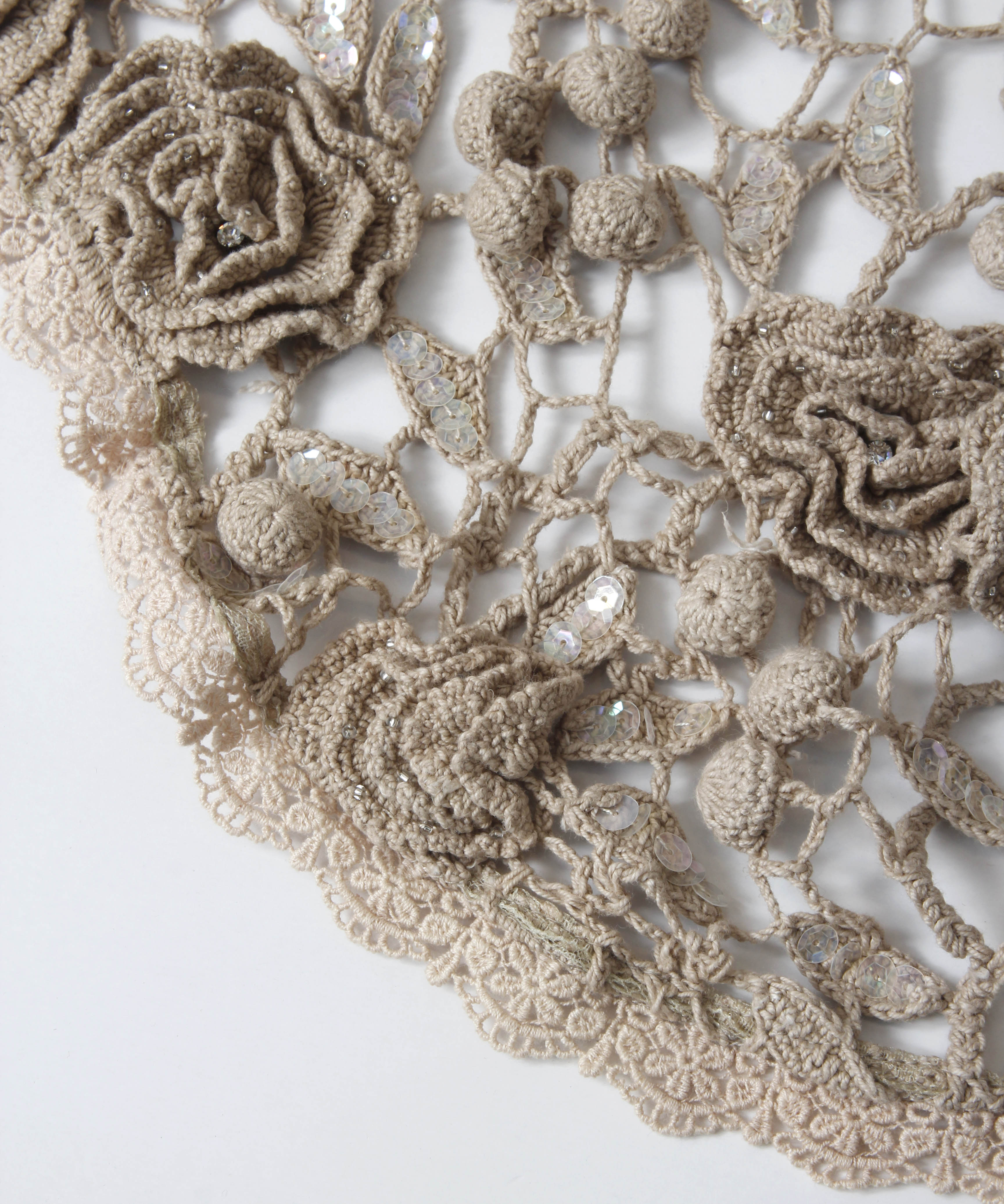 [minoi × TRICOTÉ]<br>VINTAGE CROCHET ROSE TOPS