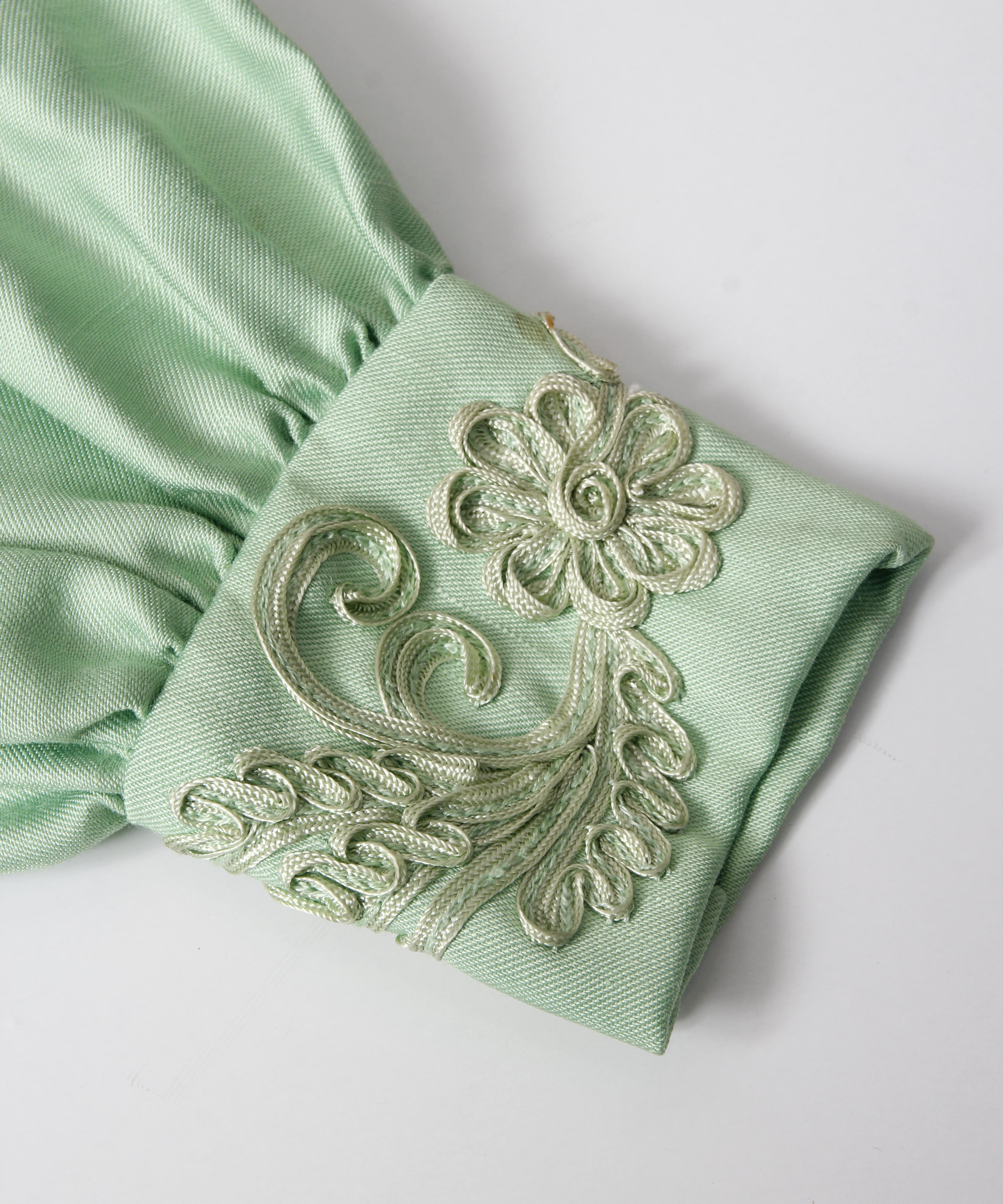 [minoi × TRICOTÉ]<br>VINTAGE BACK RIBBON MINI DRESS