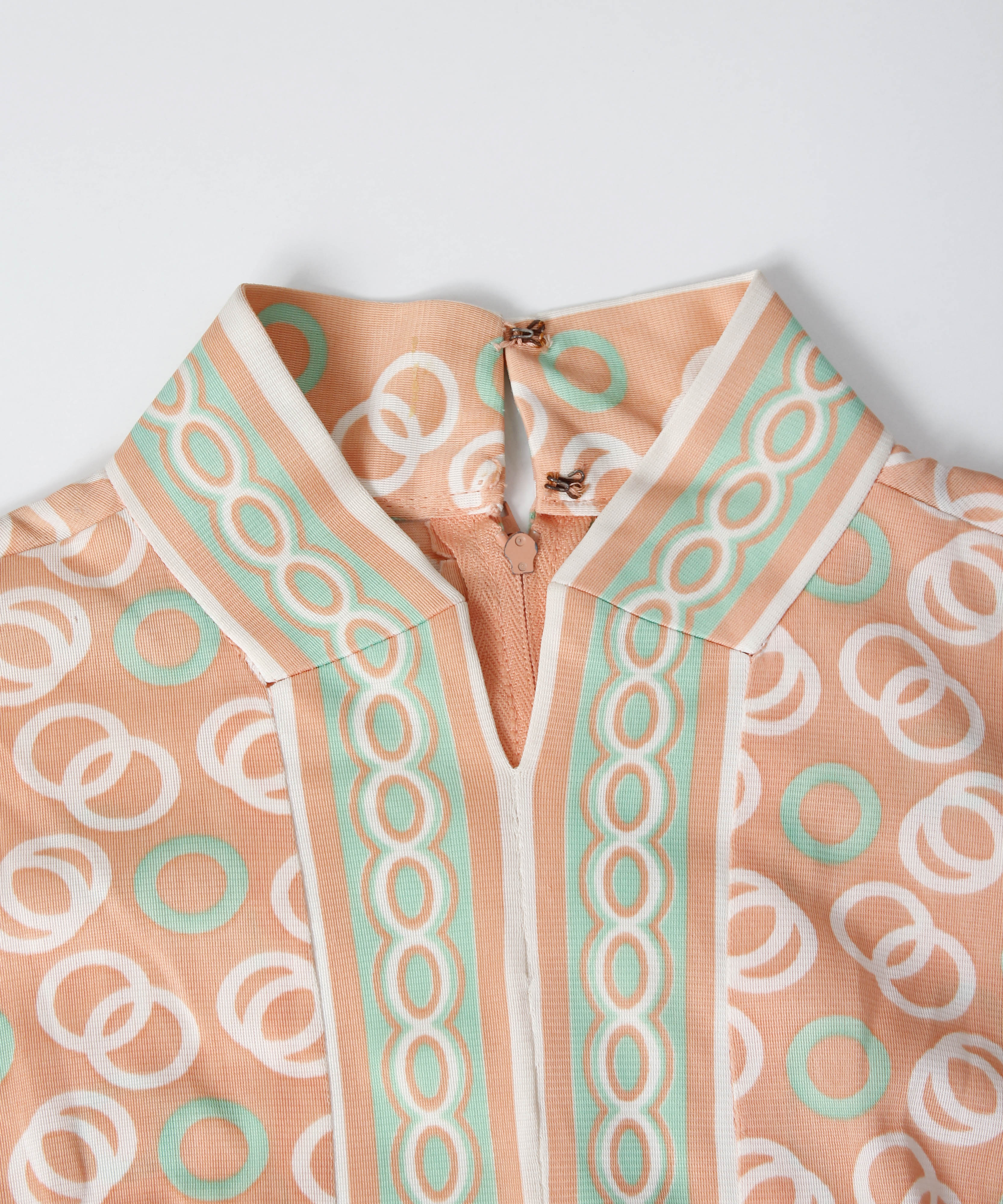 [minoi × TRICOTÉ]<br>VINTAGE ORANGE RING ONEPIECE
