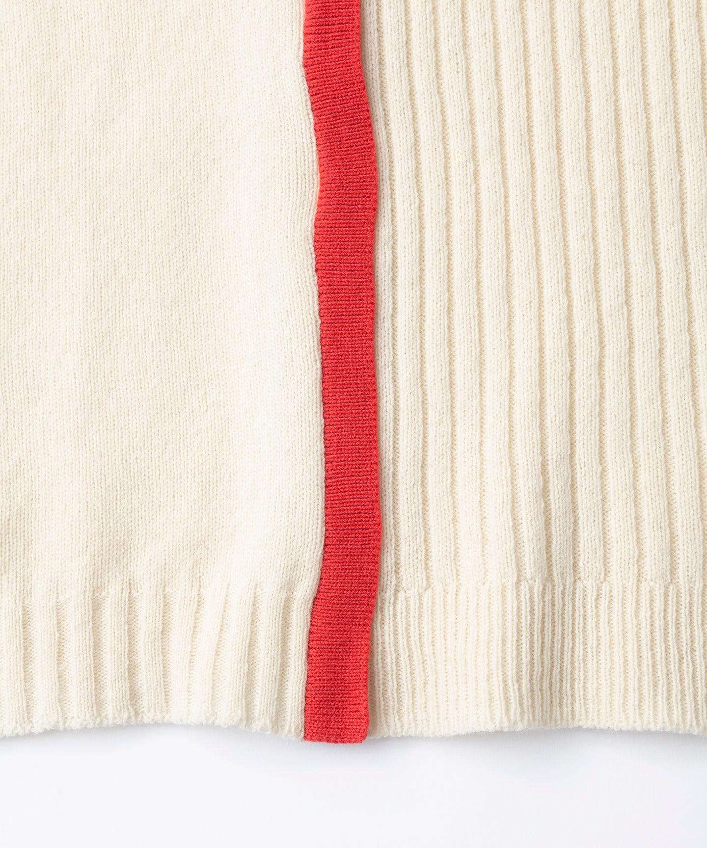 CENTER LINE OVER SWEATER