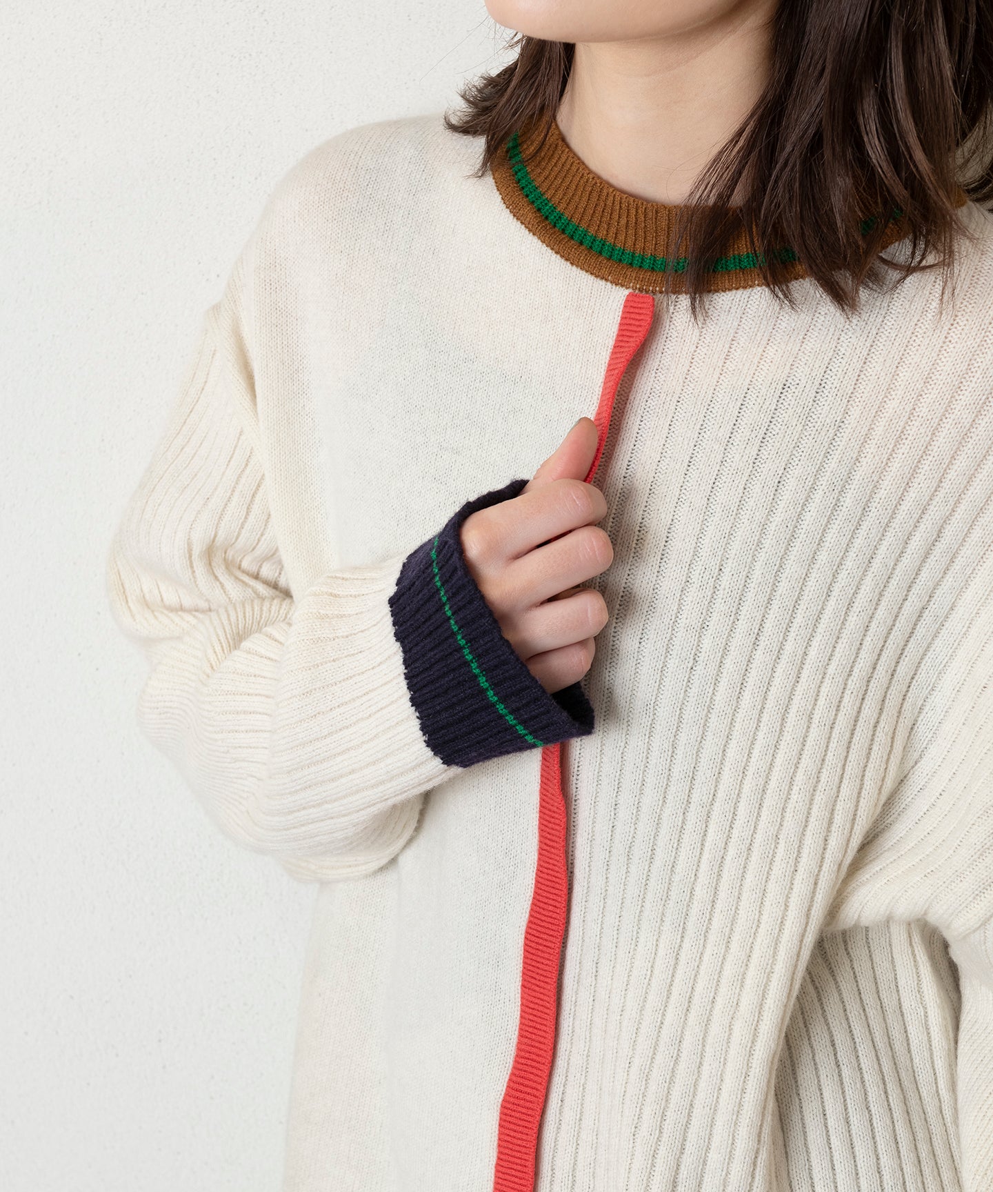 CENTER LINE OVER SWEATER