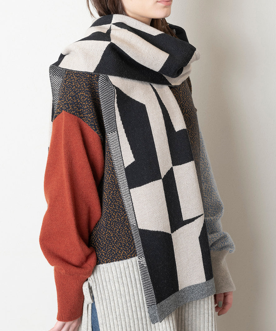 GEOMETRIC HERRINGBONE REVERSIBLE SCARF
