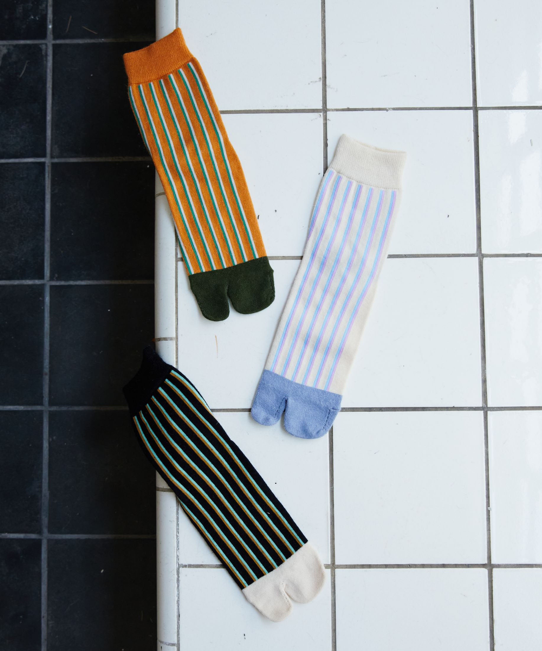 STRIPE TABI SOCKS